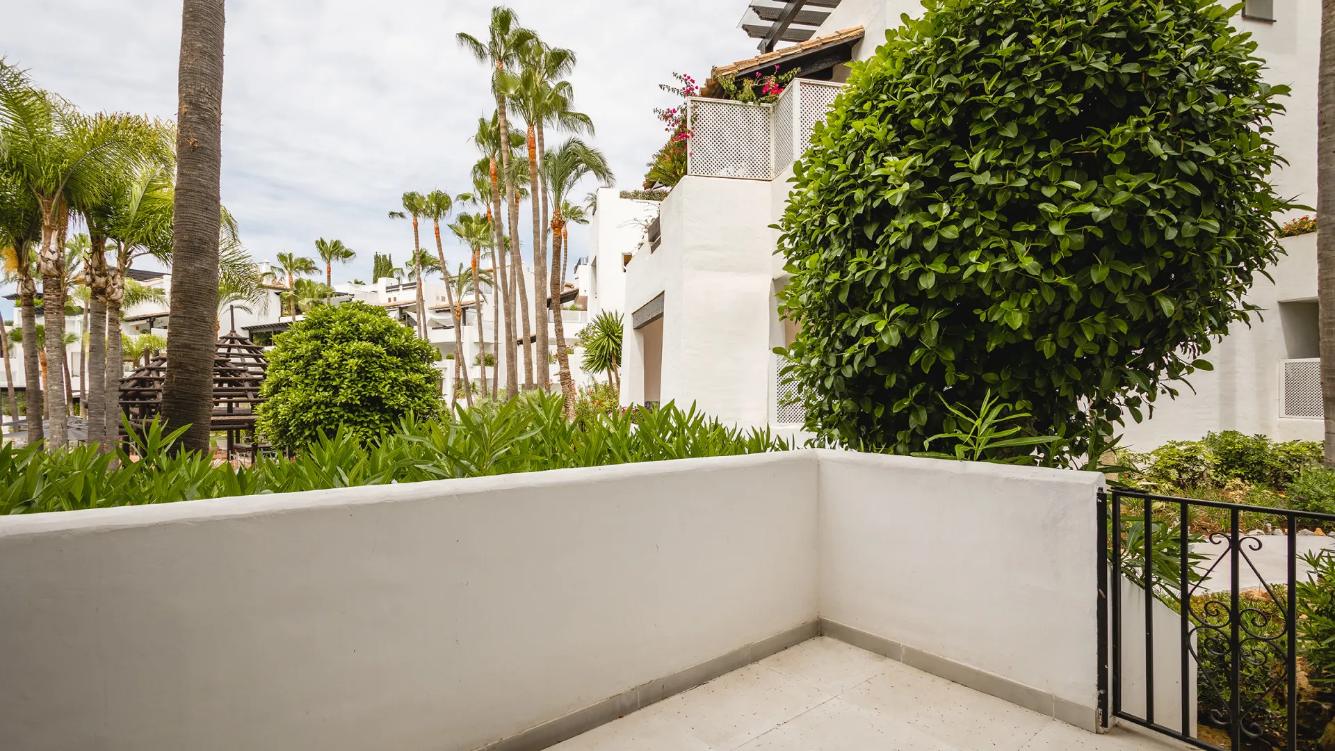 Apartment for sale in Marina Puente Romano