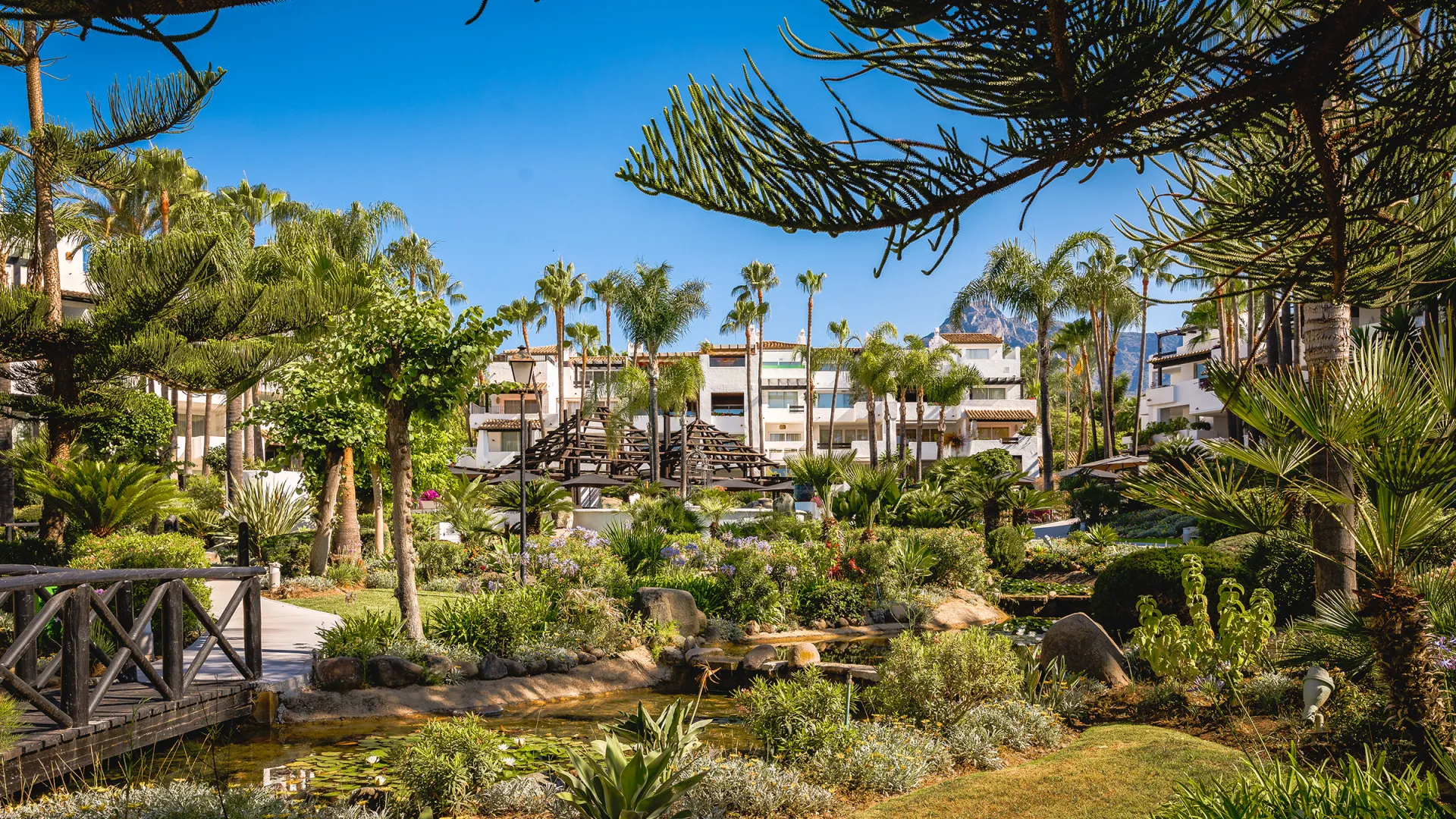 Apartment for sale in Marina Puente Romano