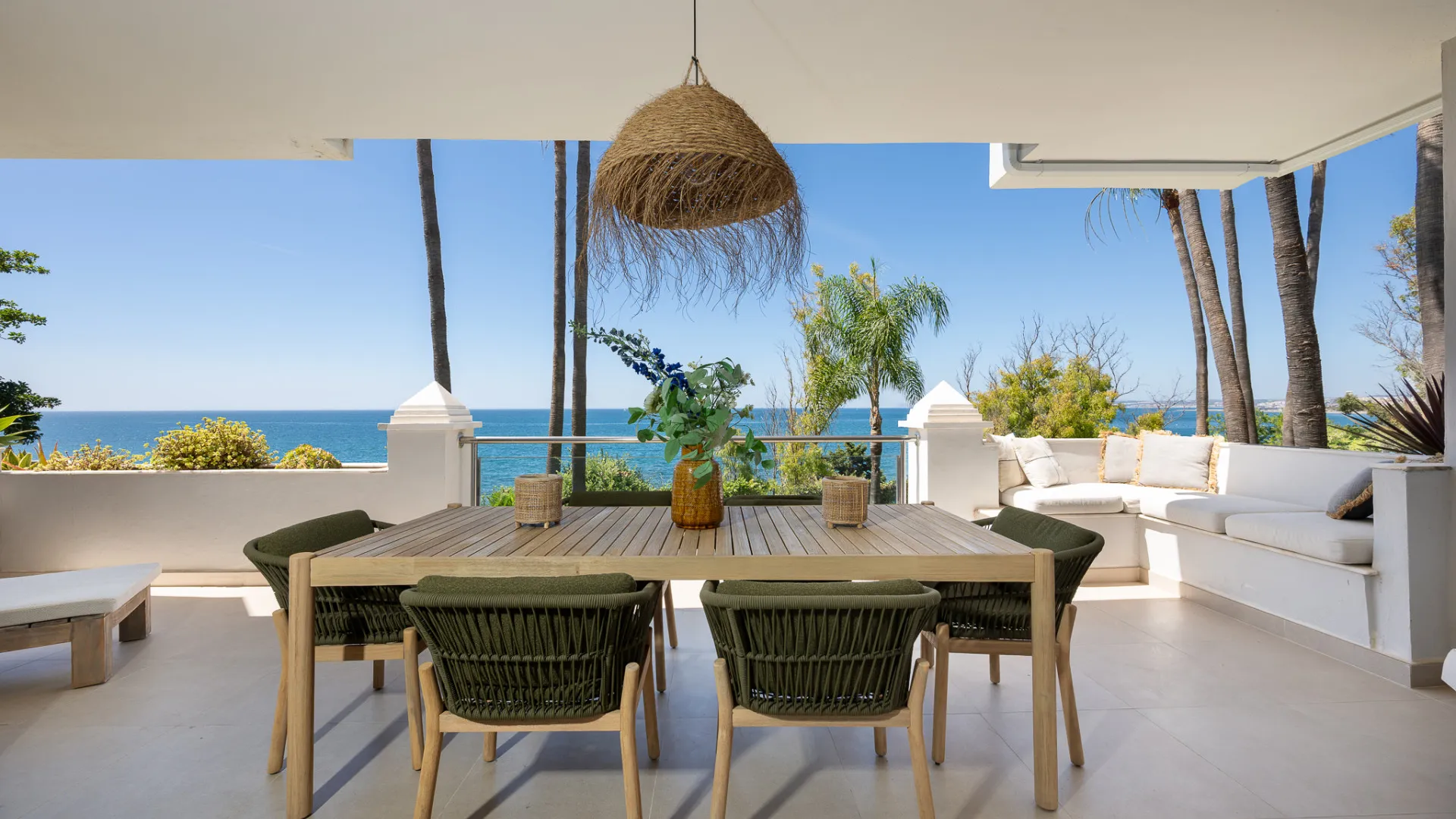 Apartamento de 3 dormitorios en venta en Estepona Ciudad