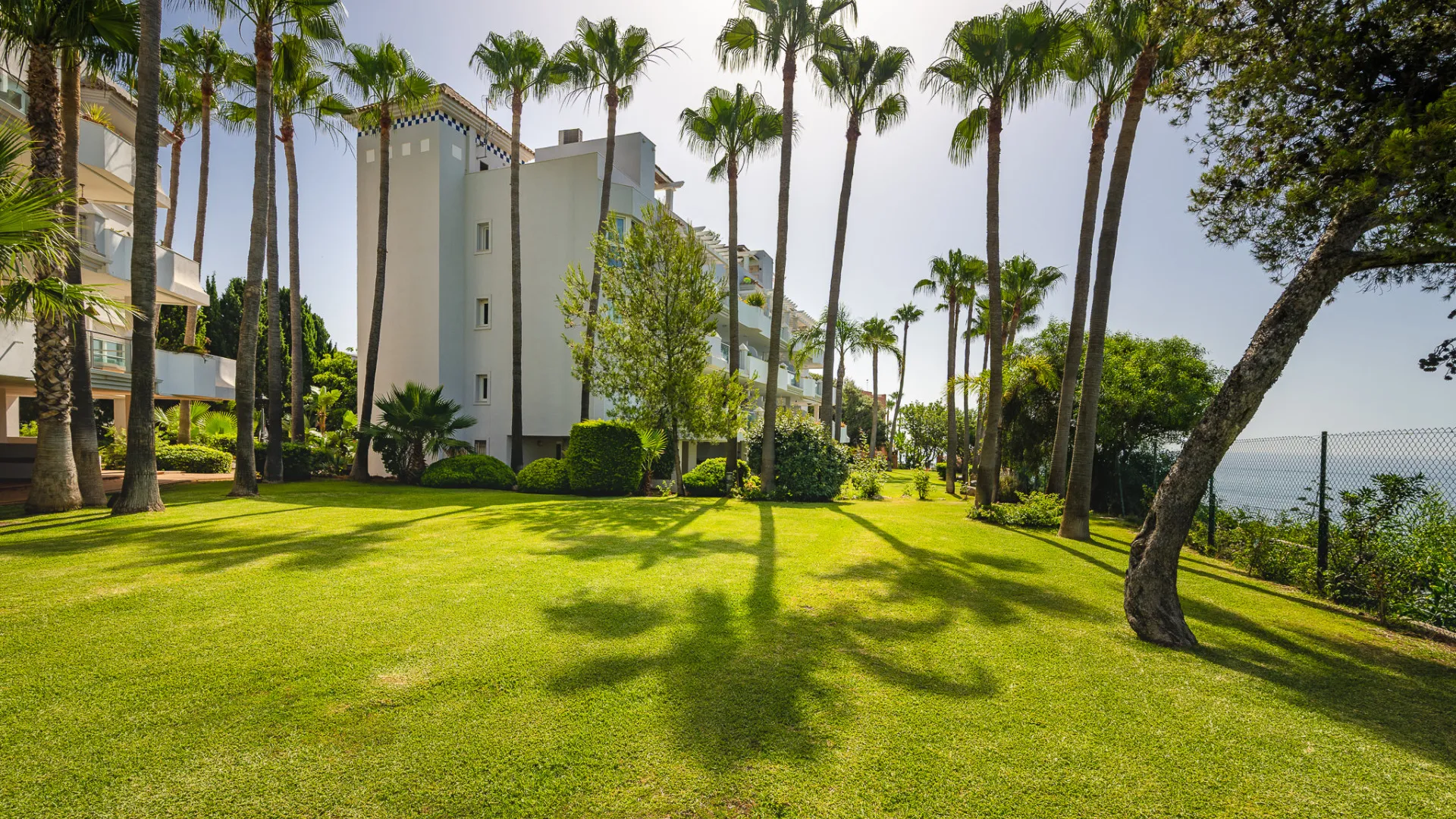 Apartamento de 3 dormitorios en venta en Estepona Ciudad