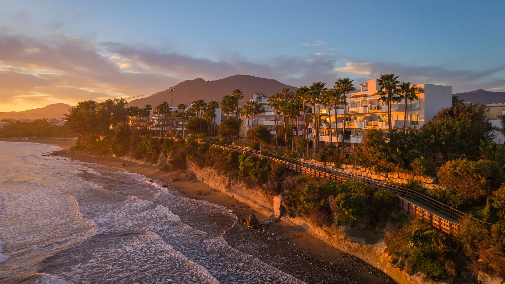 Apartamento de 3 dormitorios en venta en Estepona Ciudad