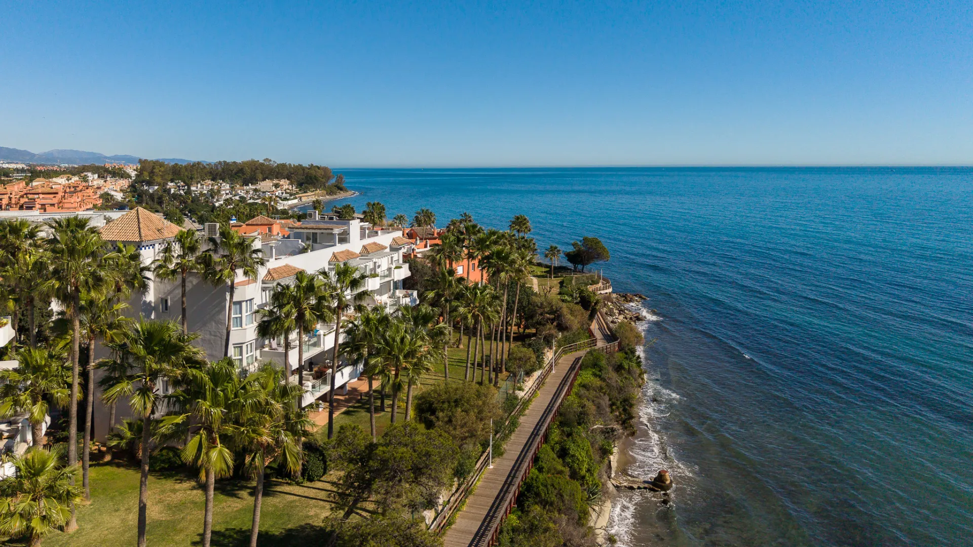 Apartamento de 3 dormitorios en venta en Estepona Ciudad