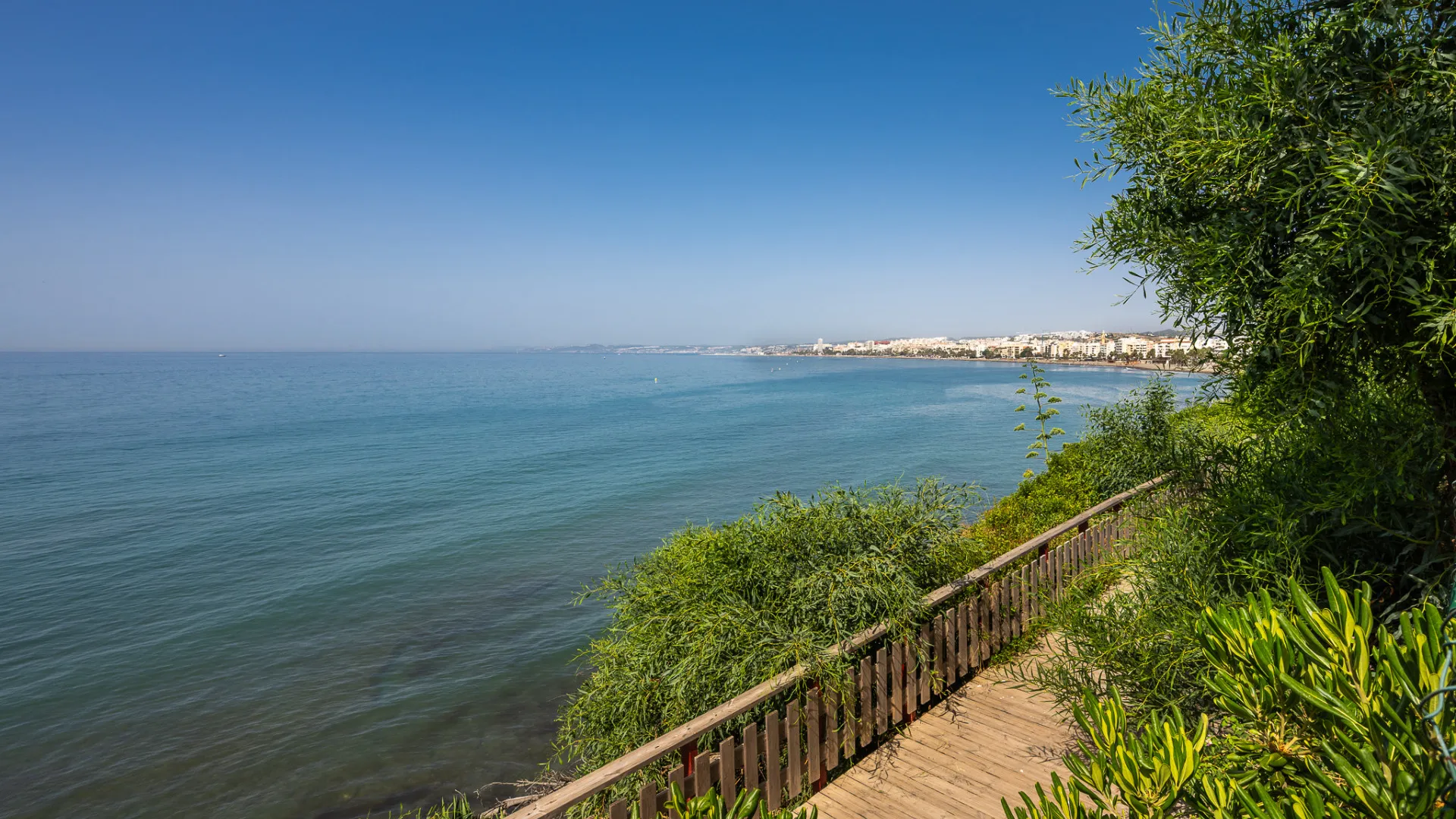 Apartamento de 3 dormitorios en venta en Estepona Ciudad