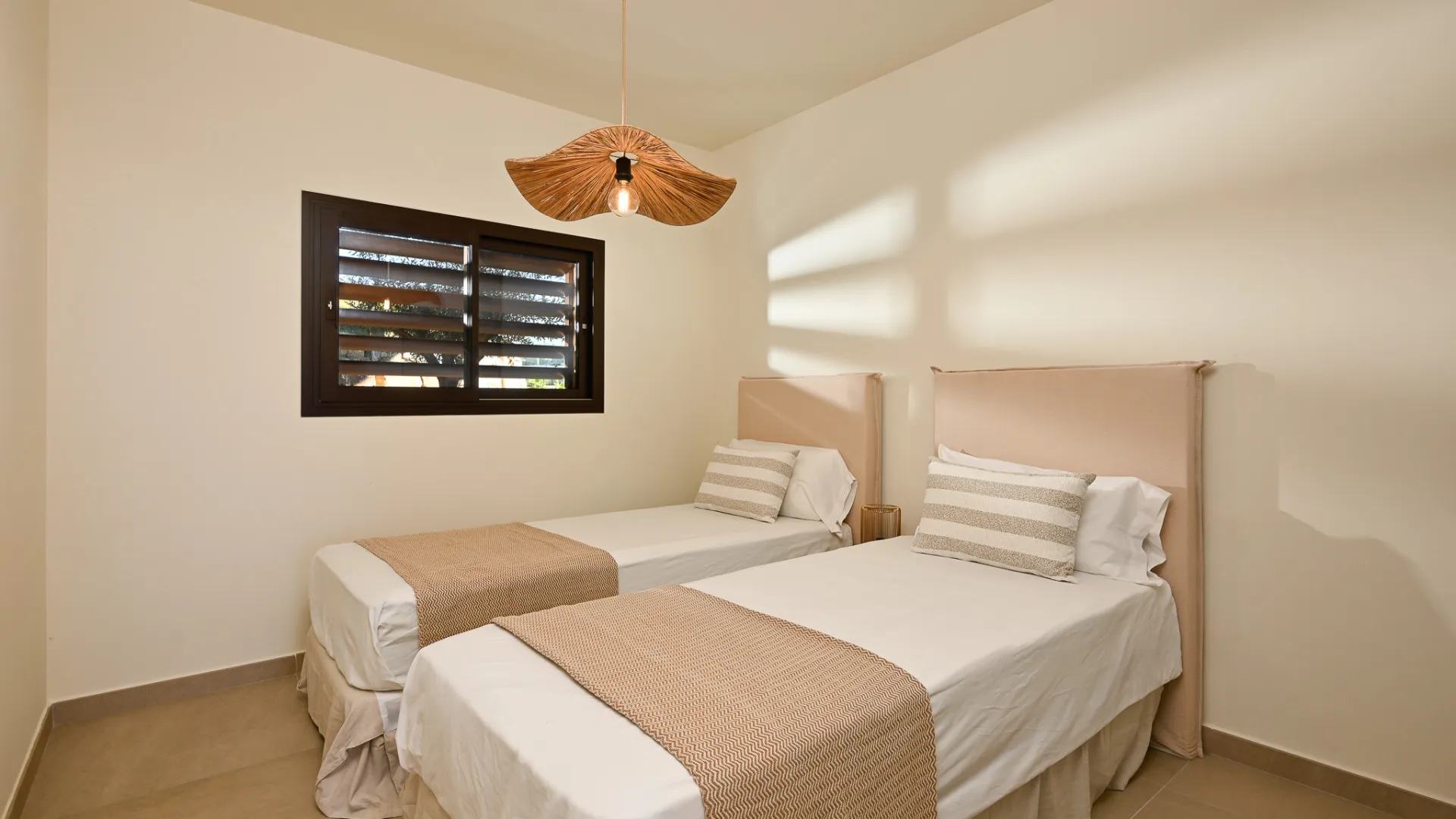 2 bedrooms ground floor apartment in El Higueron for sale