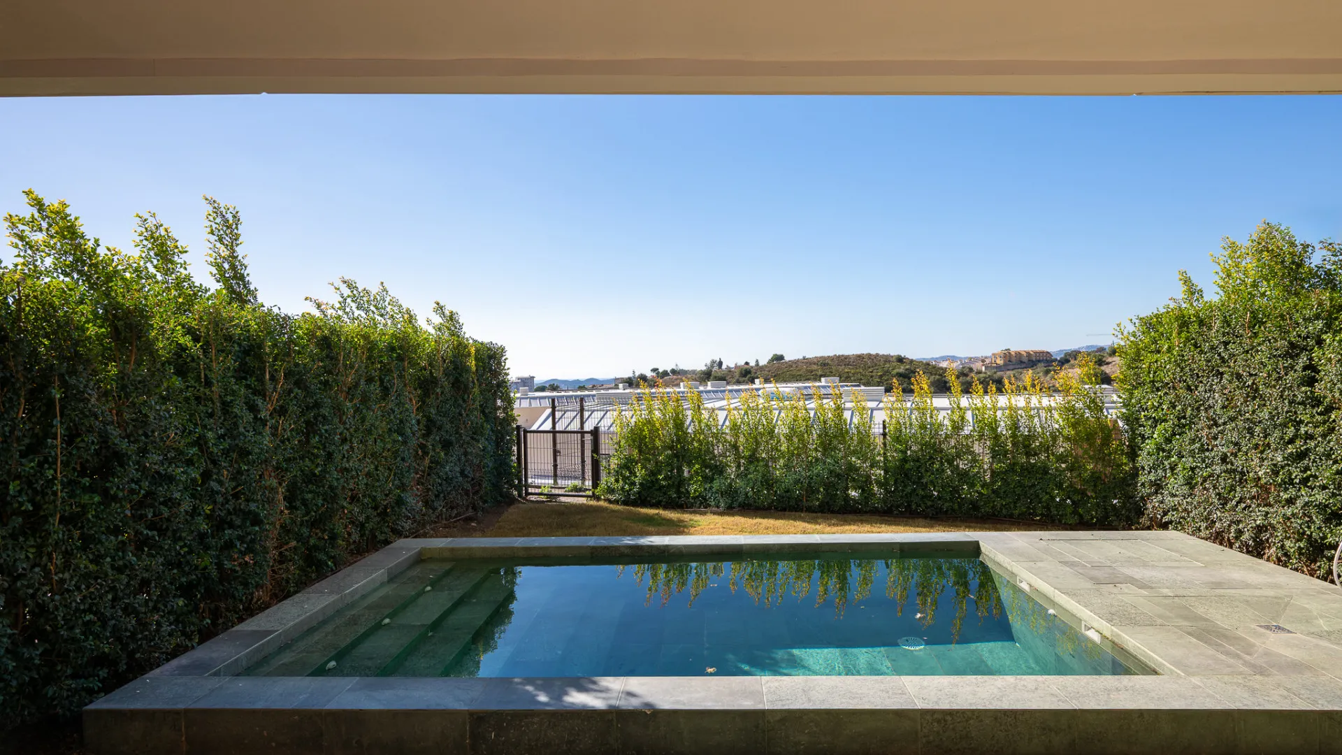 2 bedrooms ground floor apartment in El Higueron for sale