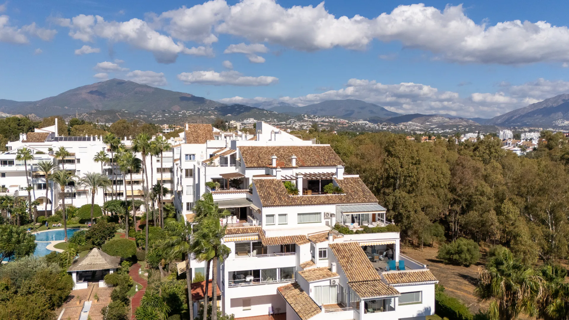 Apartamento con 4 dormitorios en venta en Atalaya