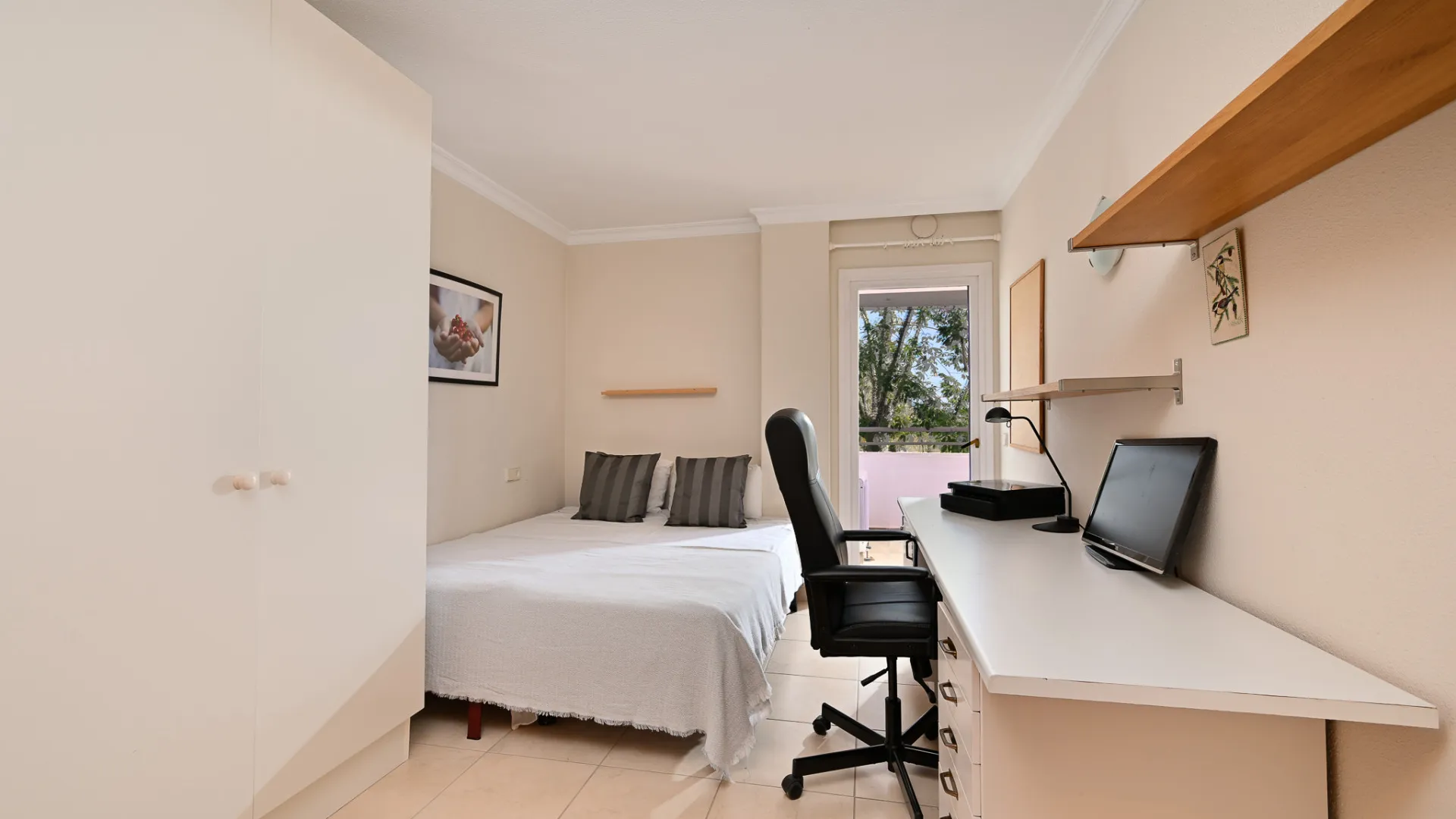 Apartamento con 4 dormitorios en venta en Atalaya