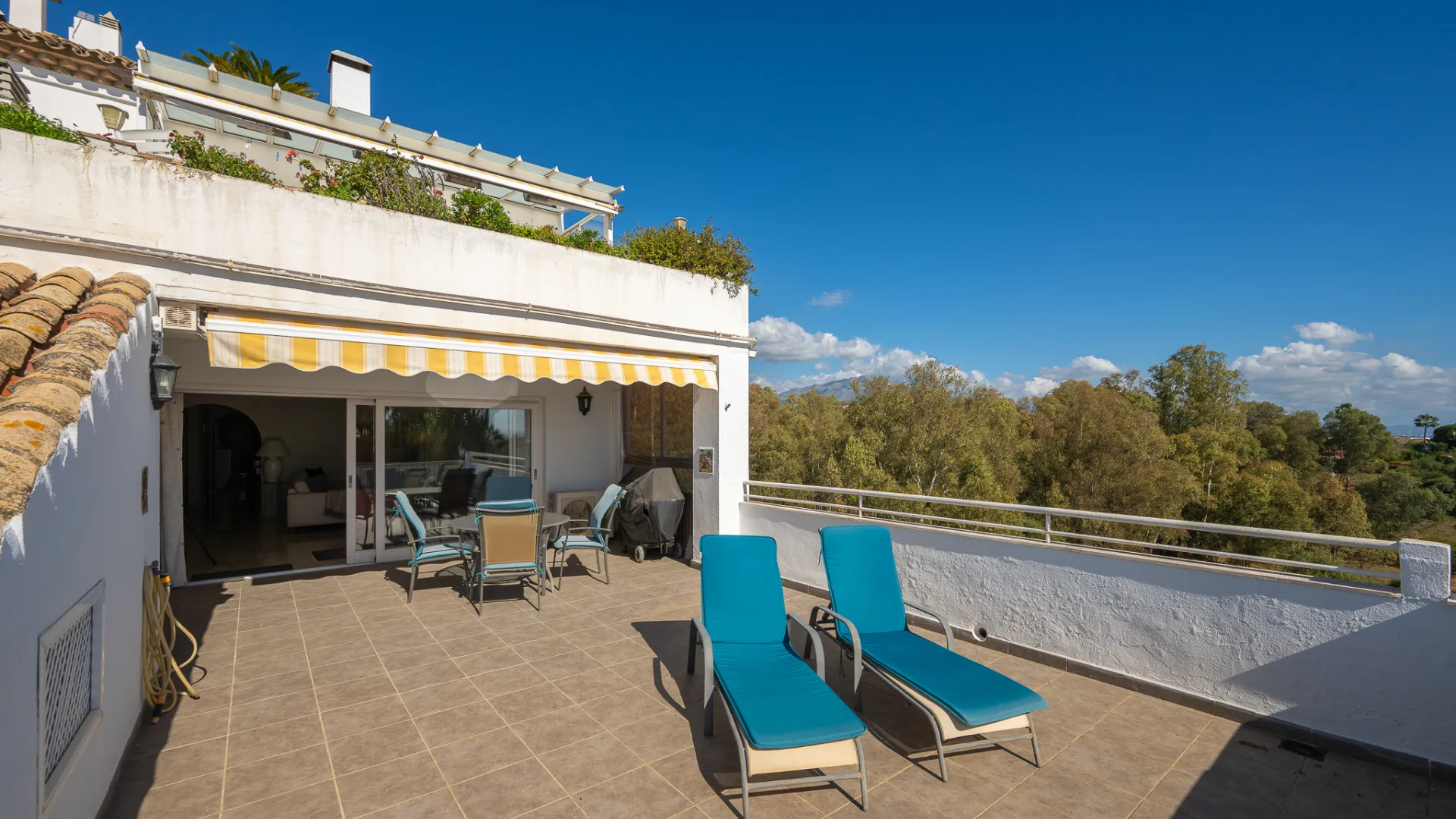 Apartamento con 4 dormitorios en venta en Atalaya