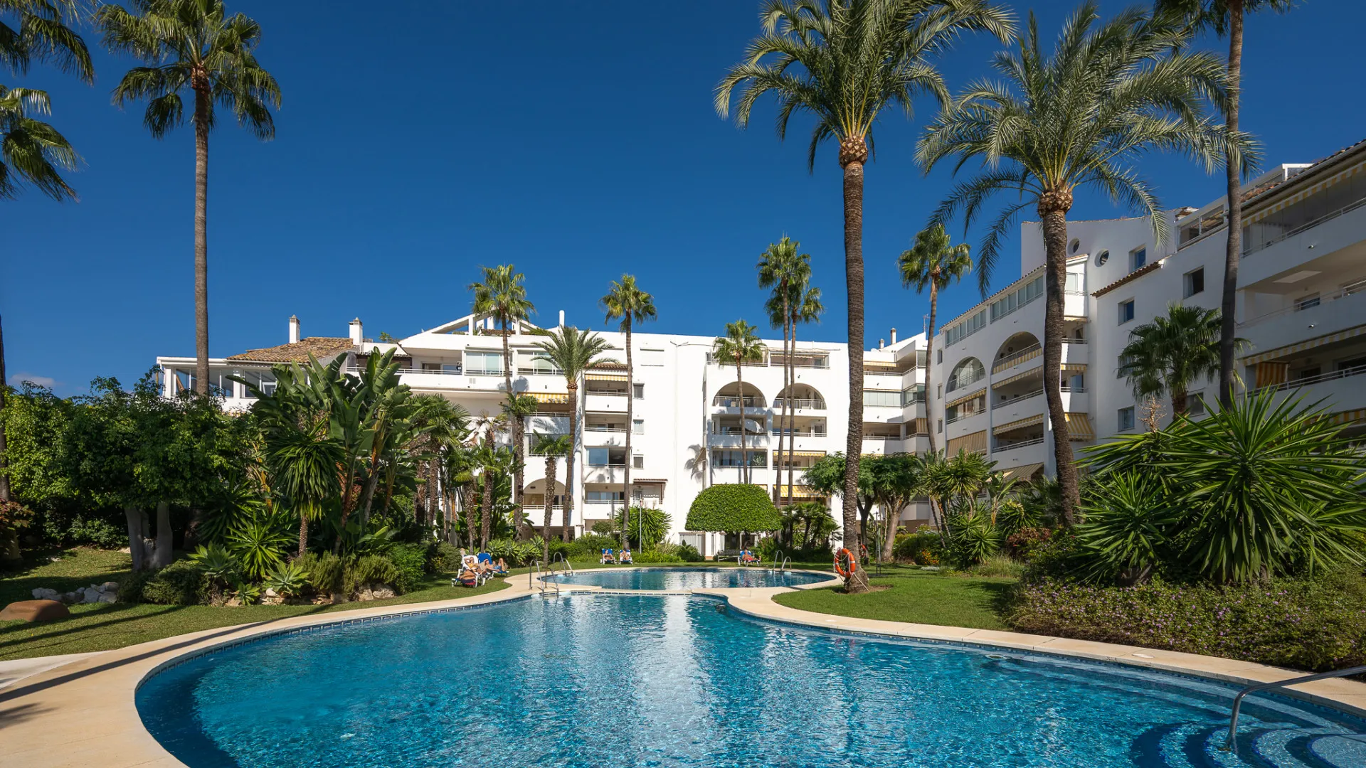Apartamento con 4 dormitorios en venta en Atalaya