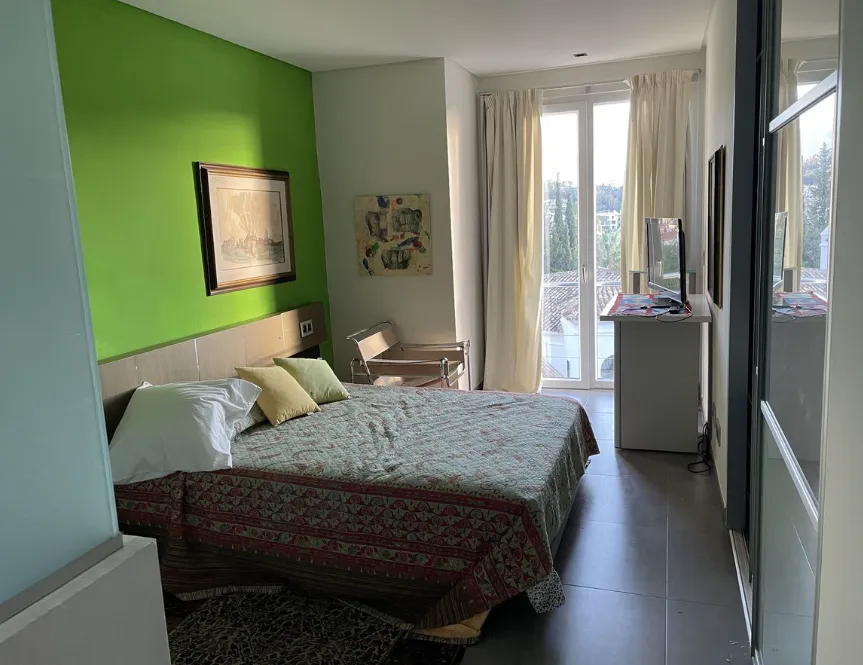 Se vende villa en Los Arqueros de 5 dormitorios