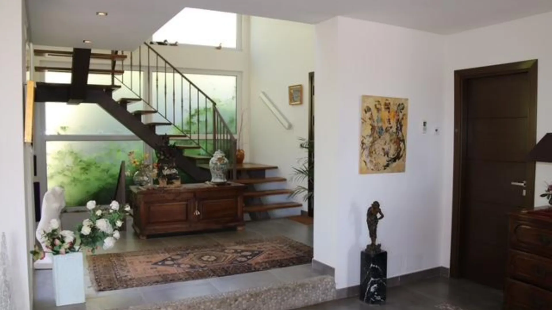 Se vende villa en Los Arqueros de 5 dormitorios
