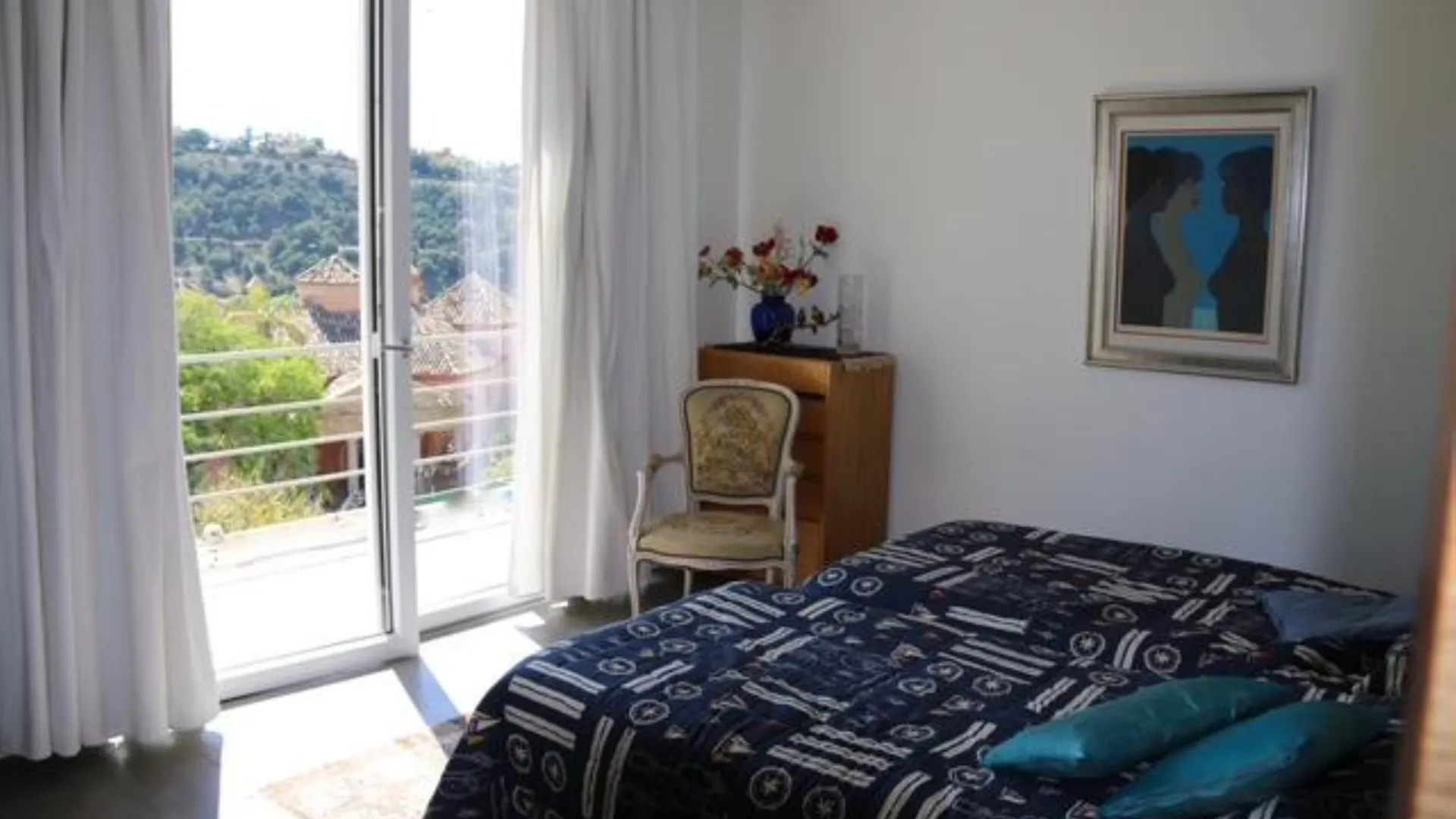Se vende villa en Los Arqueros de 5 dormitorios
