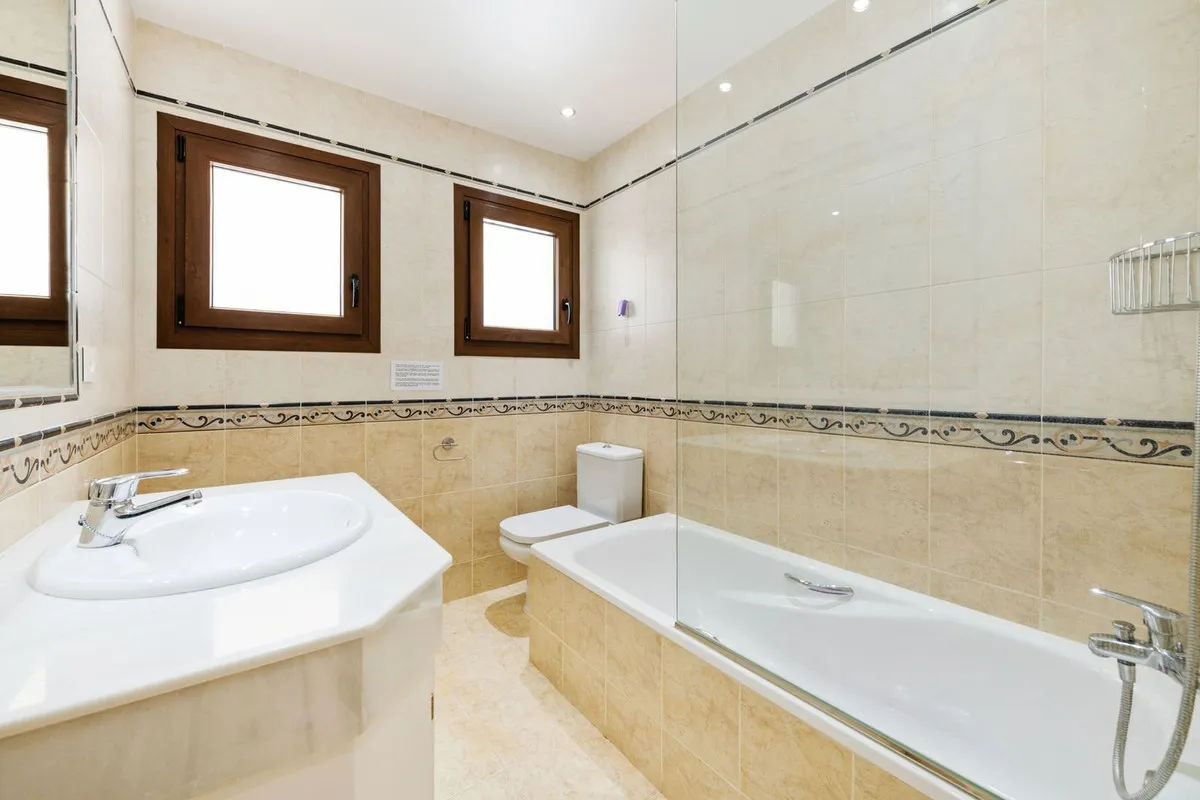 Villa for sale in Atalaya with 5 bedrooms