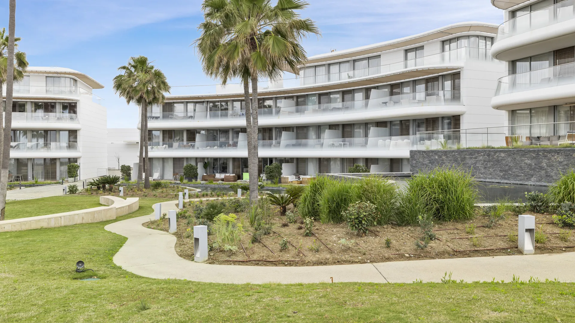 For sale 3 bedrooms apartment in The Edge