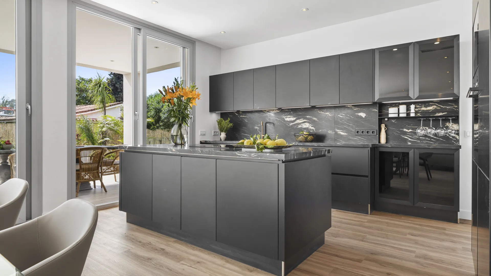 Comprar villa en San Pedro de Alcantara con 5 dormitorios