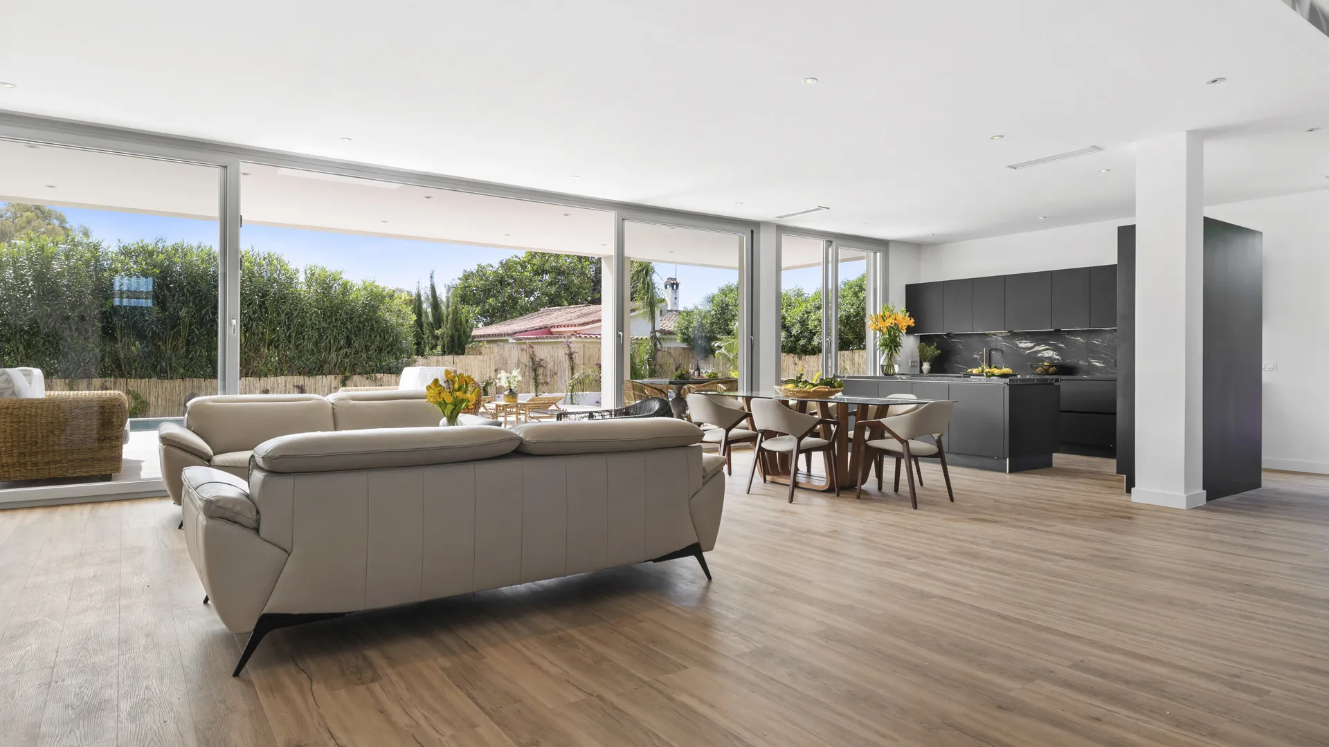 Comprar villa en San Pedro de Alcantara con 5 dormitorios