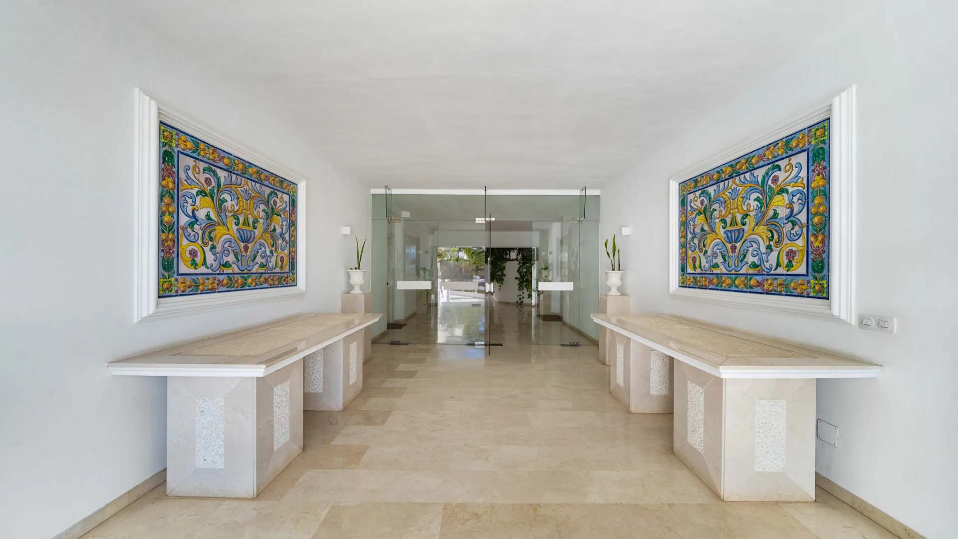For sale apartment in Las Lomas del Marbella Club