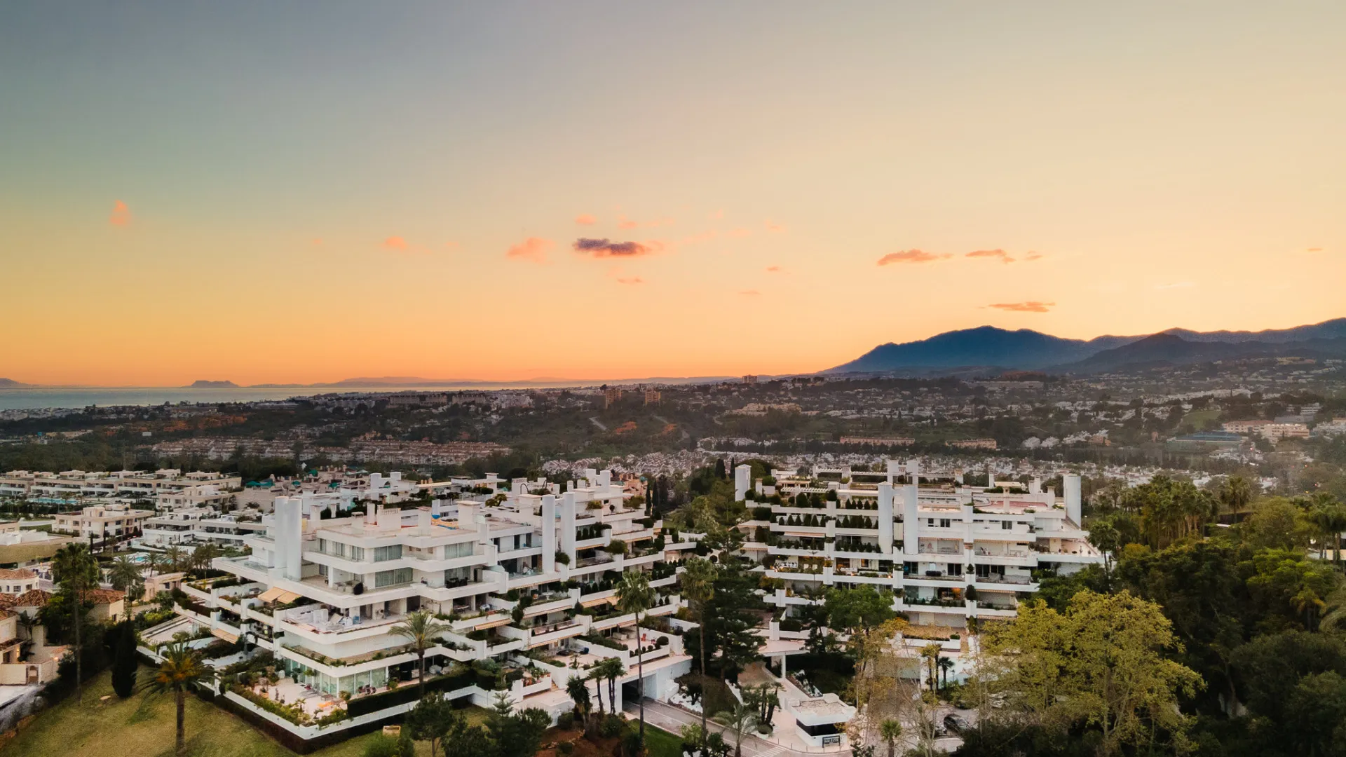 For sale apartment in Las Lomas del Marbella Club