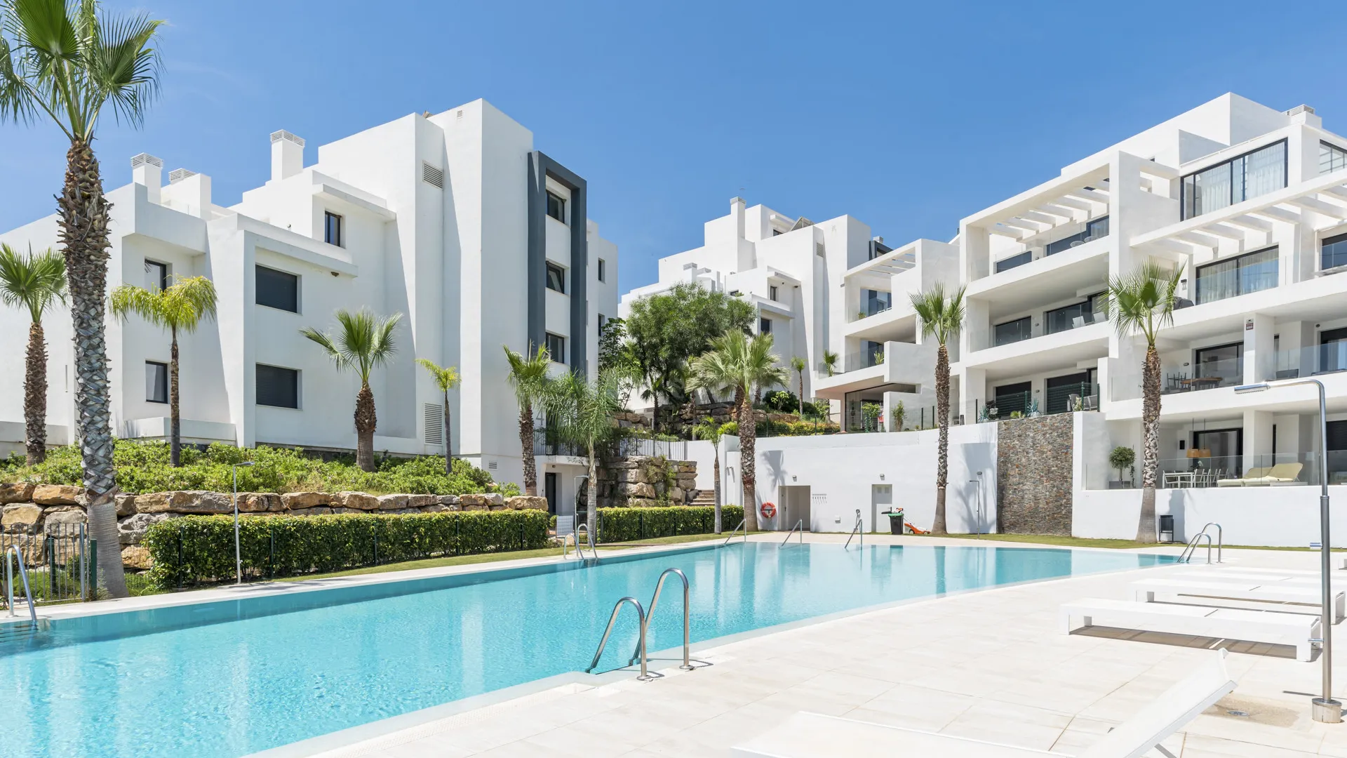 Estepona Golf ground floor apartment for sale