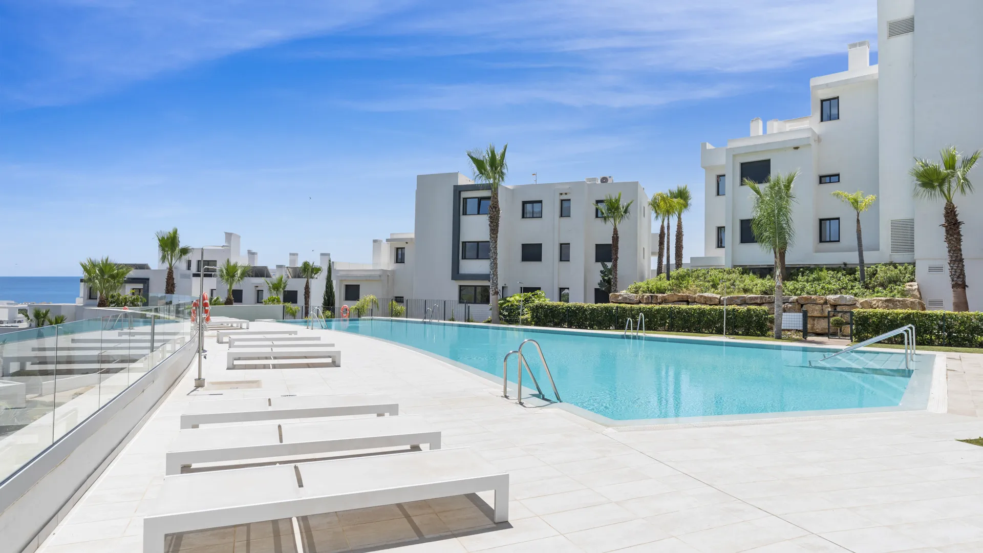 Estepona Golf ground floor apartment for sale