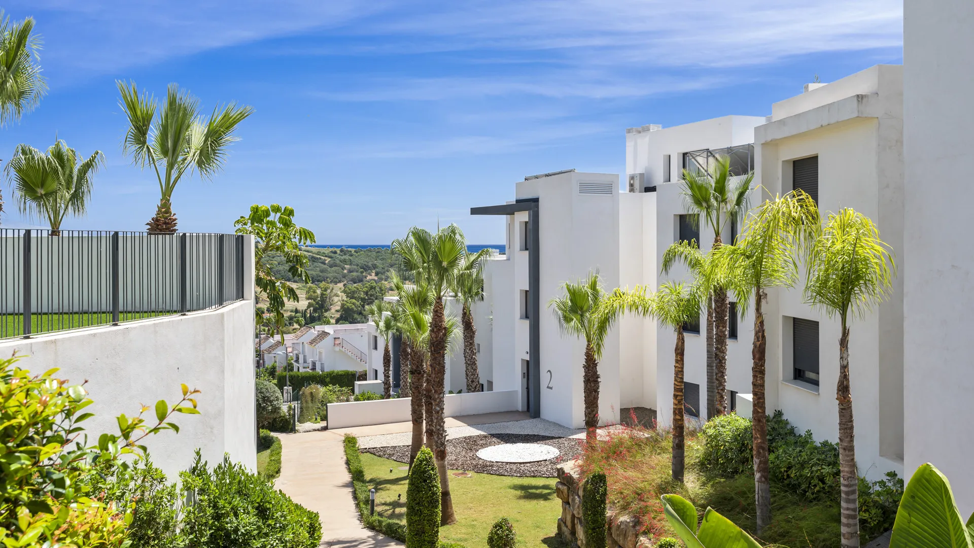 Estepona Golf ground floor apartment for sale