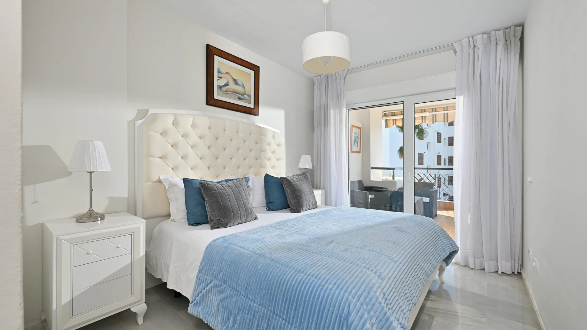 Apartamento en venta en Calahonda con 2 dormitorios