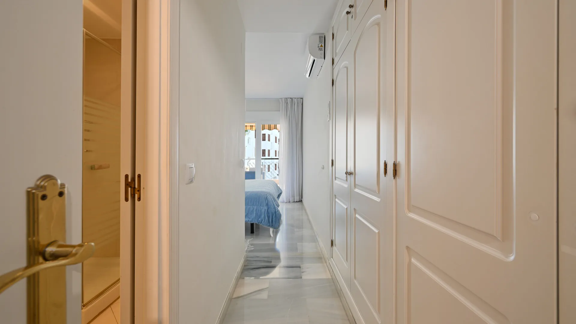 Apartamento en venta en Calahonda con 2 dormitorios