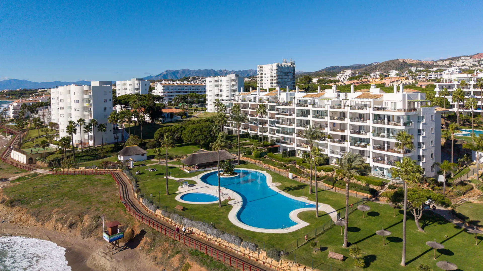 Apartamento en venta en Calahonda con 2 dormitorios