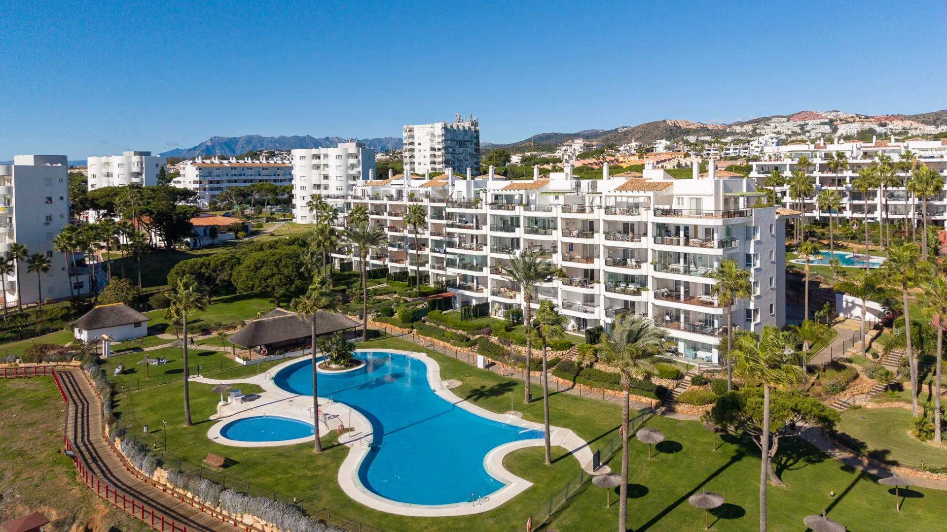 Apartamento en venta en Calahonda con 2 dormitorios