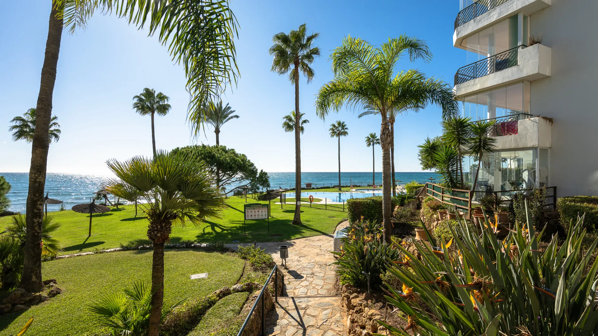 Apartamento en venta en Calahonda con 2 dormitorios