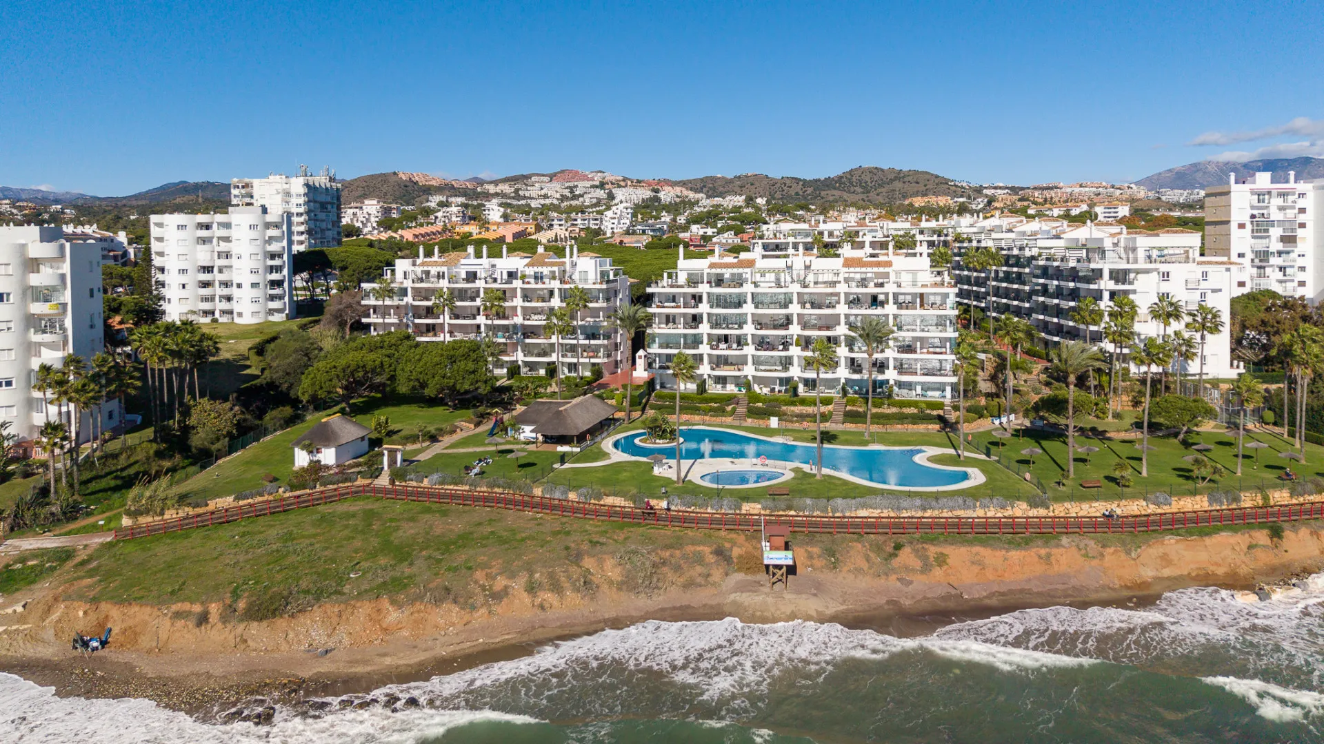Apartamento en venta en Calahonda con 2 dormitorios