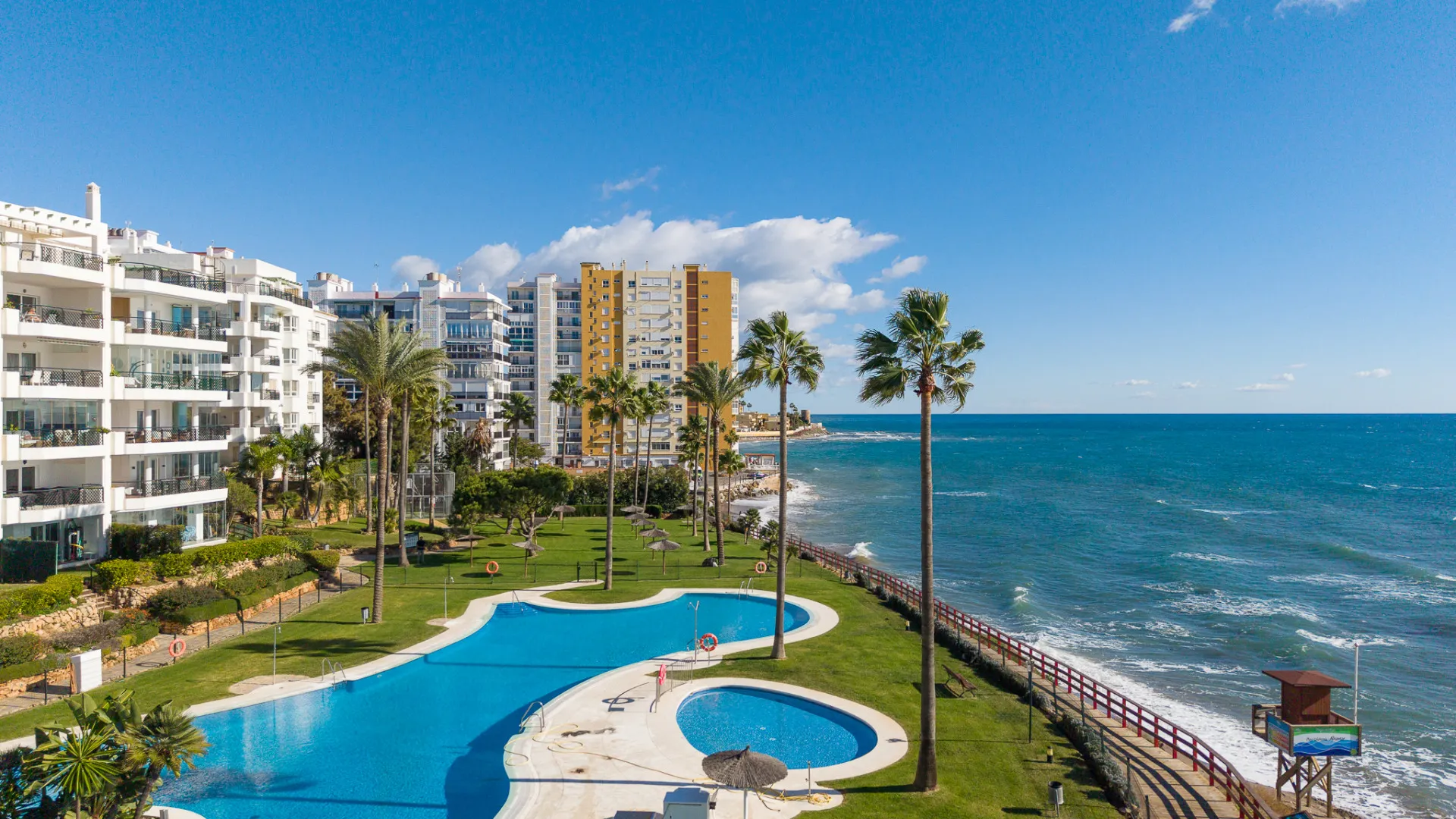 Apartamento en venta en Calahonda con 2 dormitorios