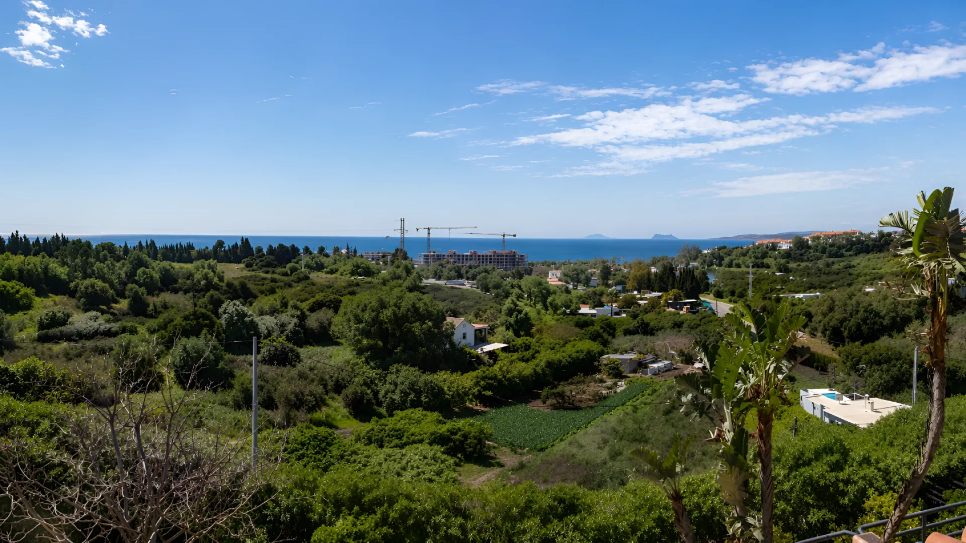 Estepona Este, villa con 6 dormitorios en venta
