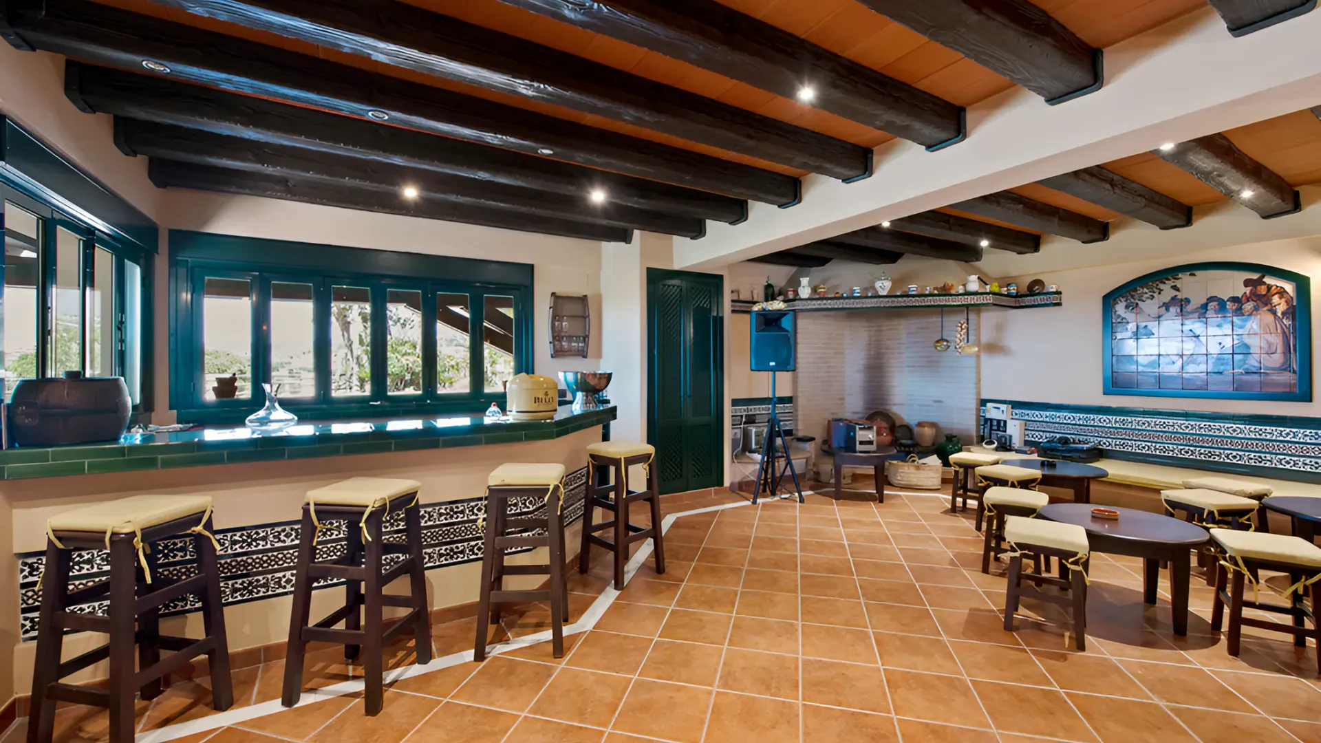 Estepona Este, villa con 6 dormitorios en venta