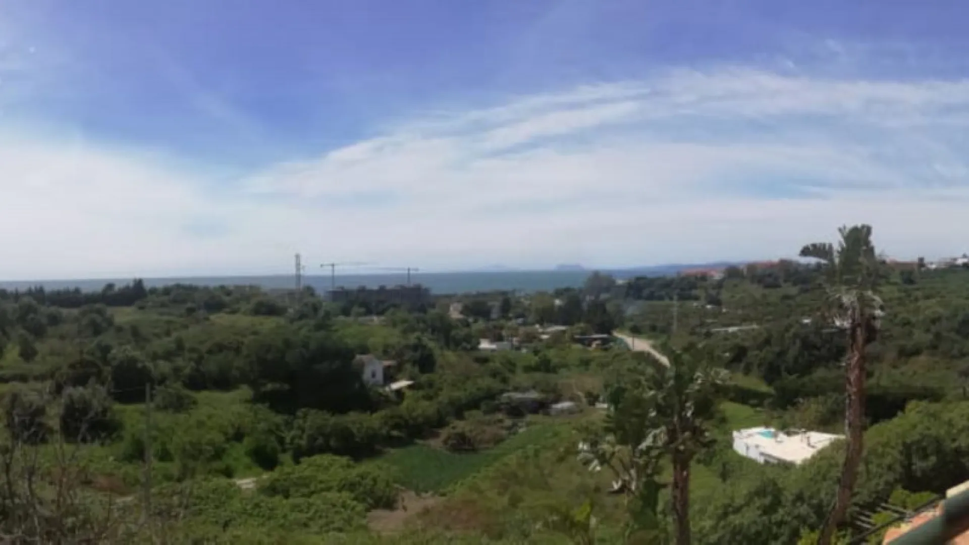 Estepona Este, villa con 6 dormitorios en venta