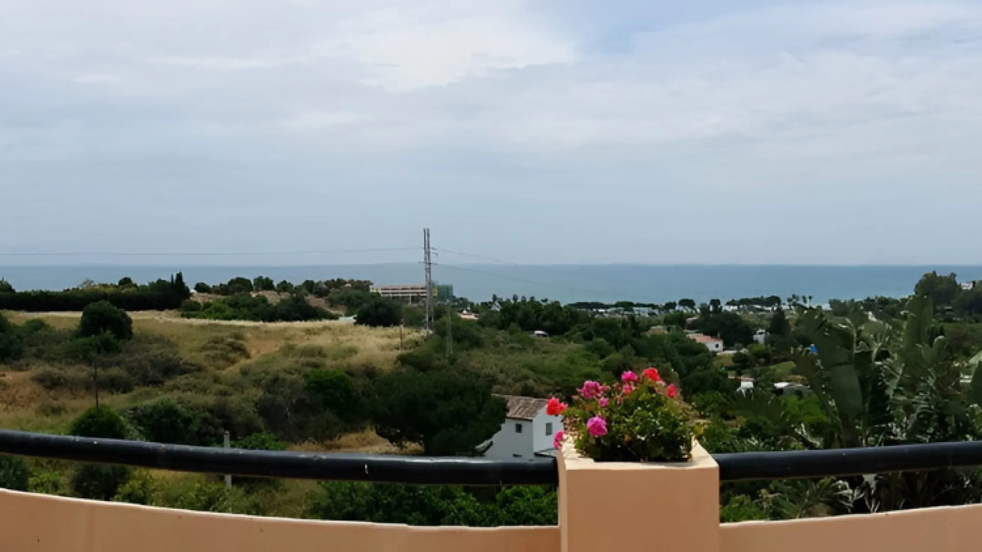 Estepona Este, villa con 6 dormitorios en venta