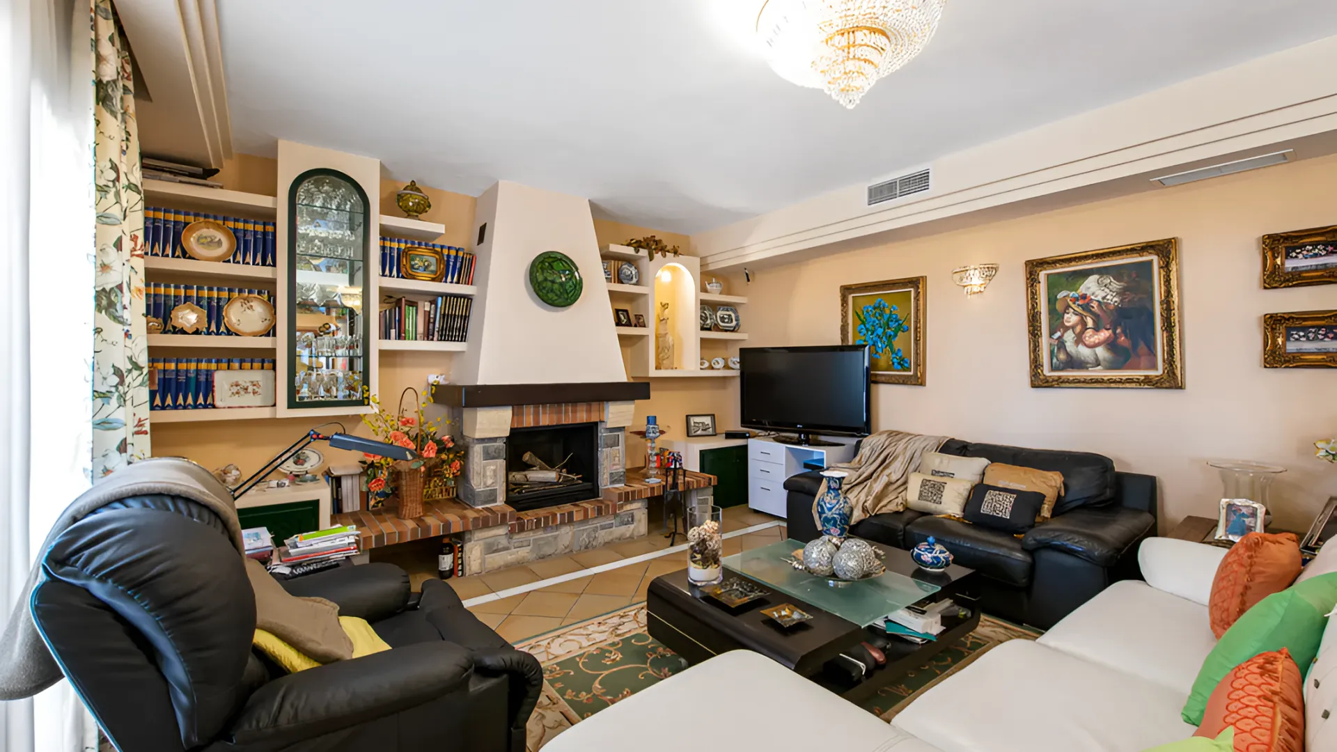 Estepona Este, villa con 6 dormitorios en venta
