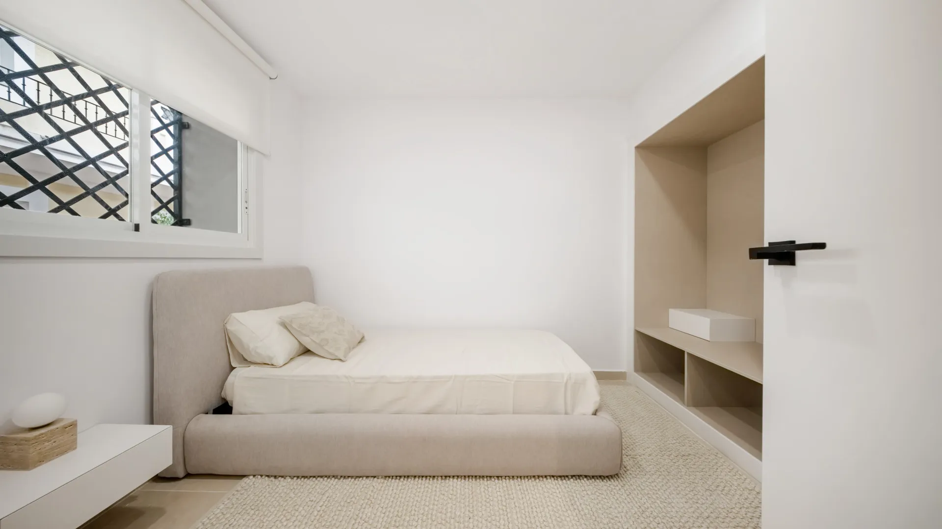 Buy apartment with 3 bedrooms in Nueva Andalucia