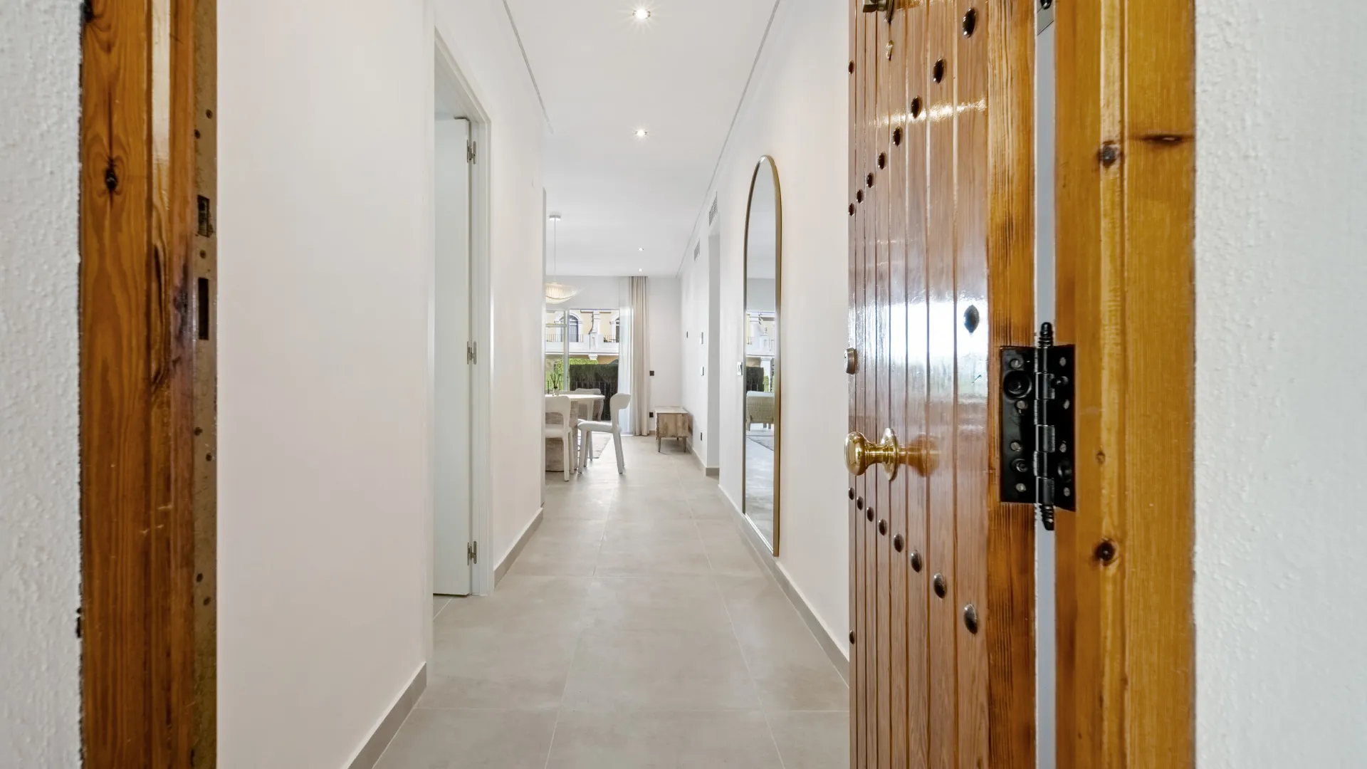 Buy apartment with 3 bedrooms in Nueva Andalucia