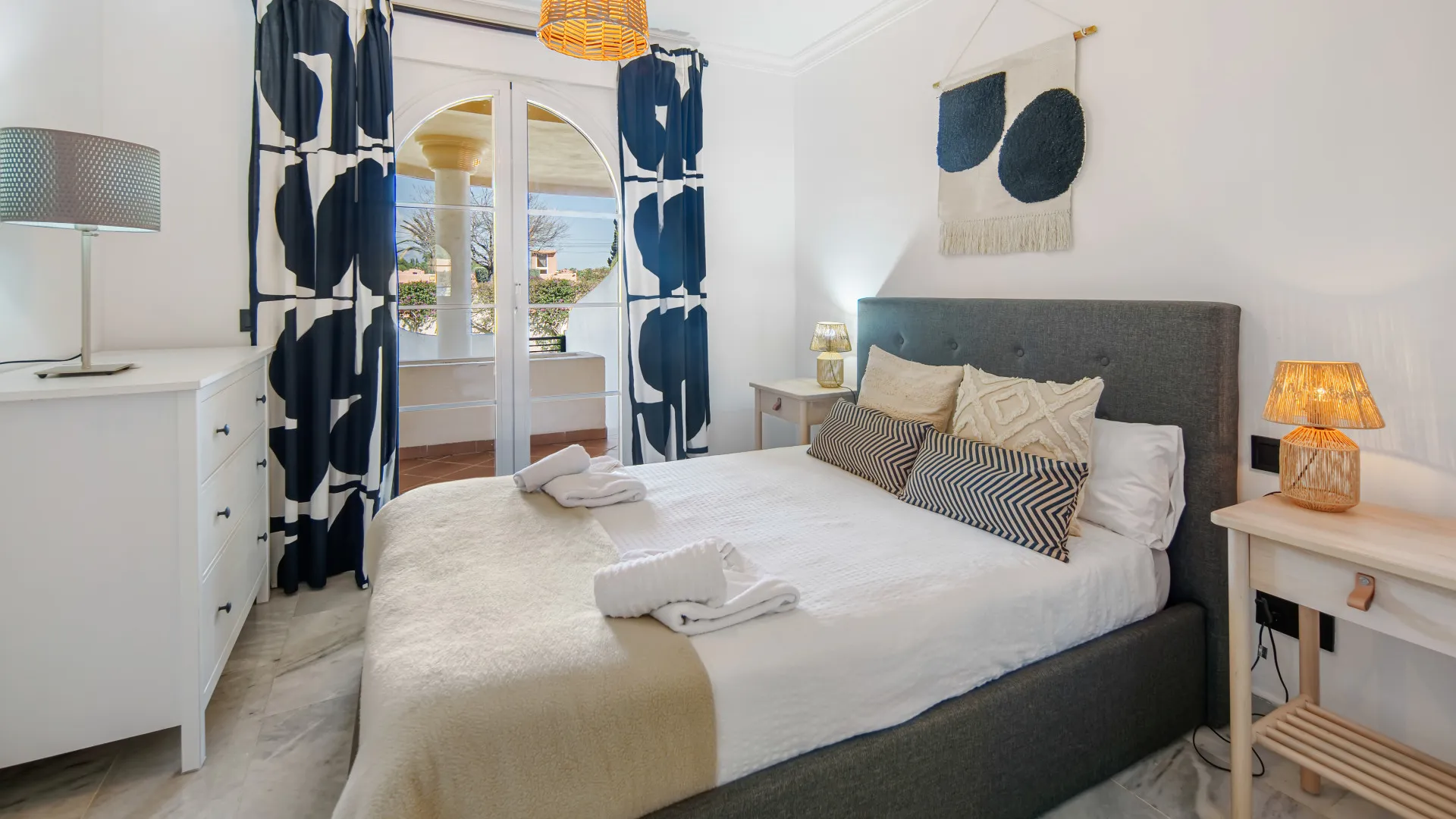 Nueva Andalucia, duplex de 2 dormitorios en venta