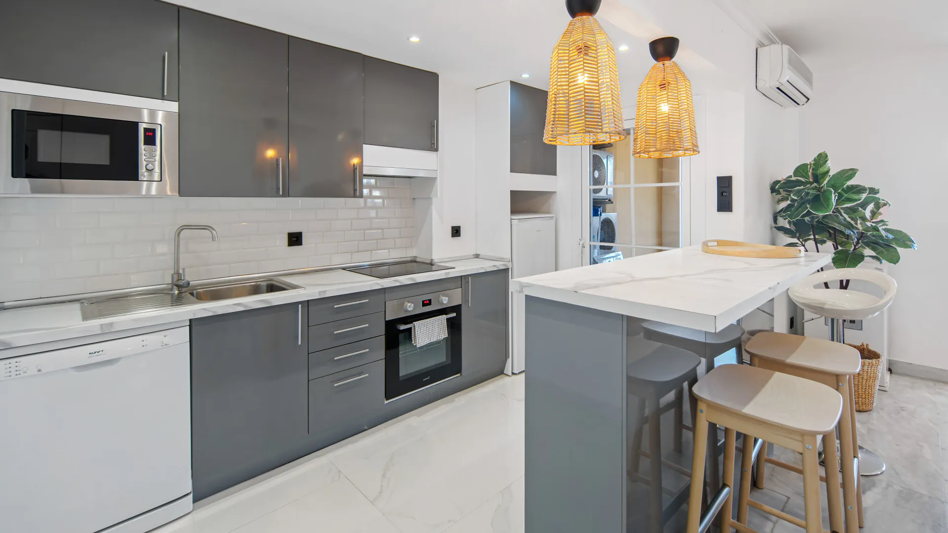 Nueva Andalucia, duplex de 2 dormitorios en venta