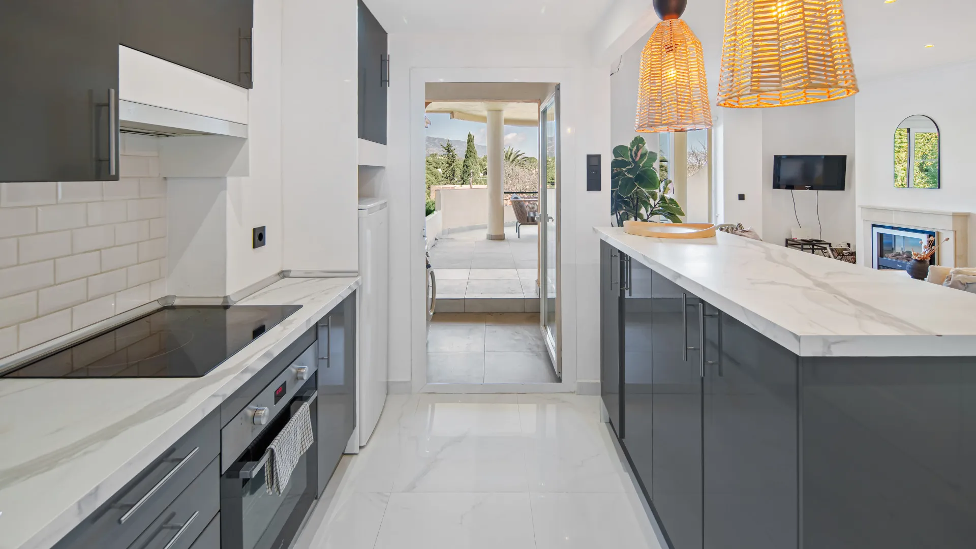 Nueva Andalucia, duplex de 2 dormitorios en venta