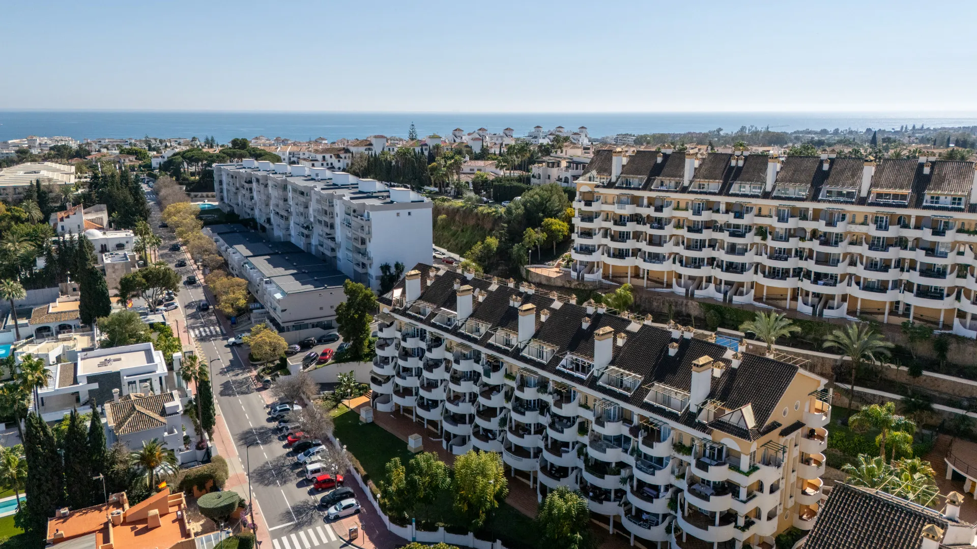 Nueva Andalucia, duplex de 2 dormitorios en venta