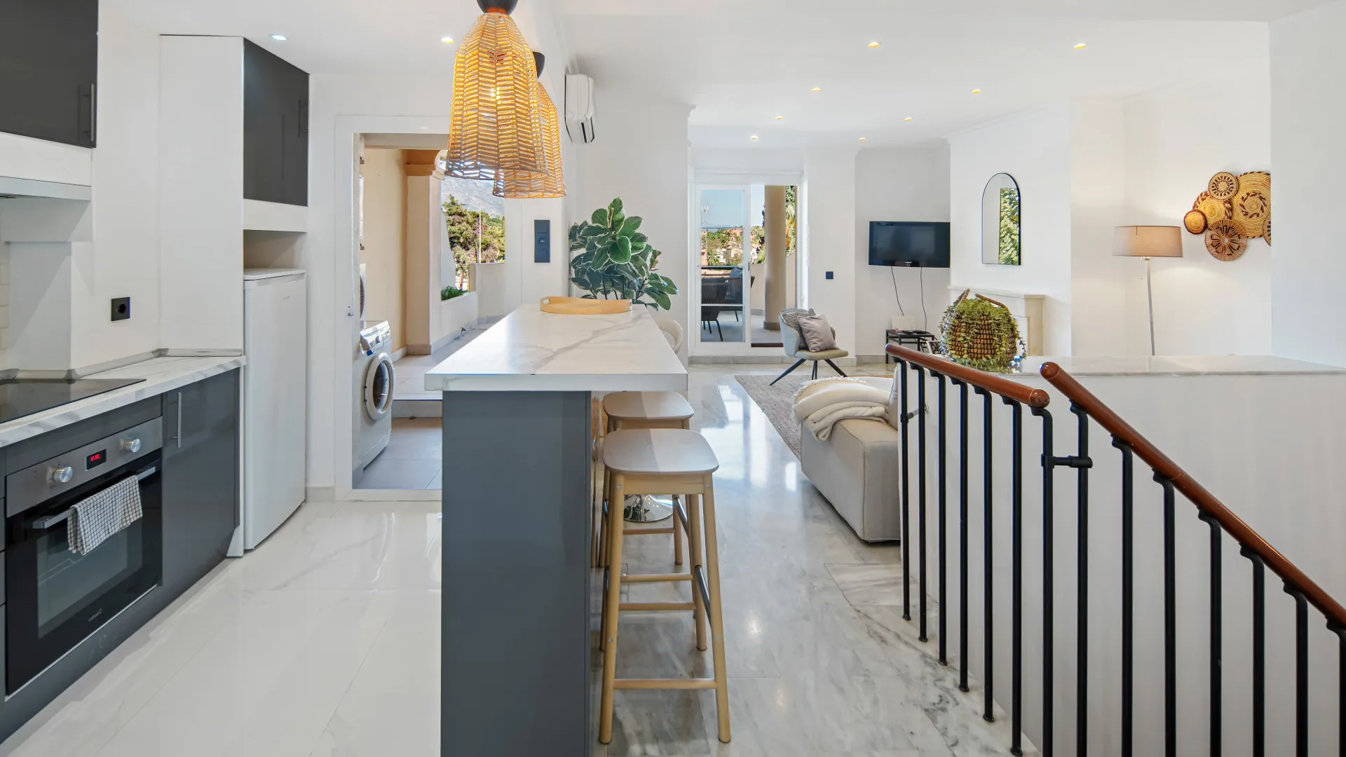 Nueva Andalucia, duplex de 2 dormitorios en venta