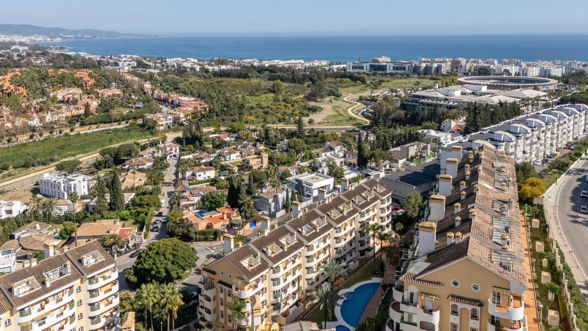 Nueva Andalucia, duplex de 2 dormitorios en venta