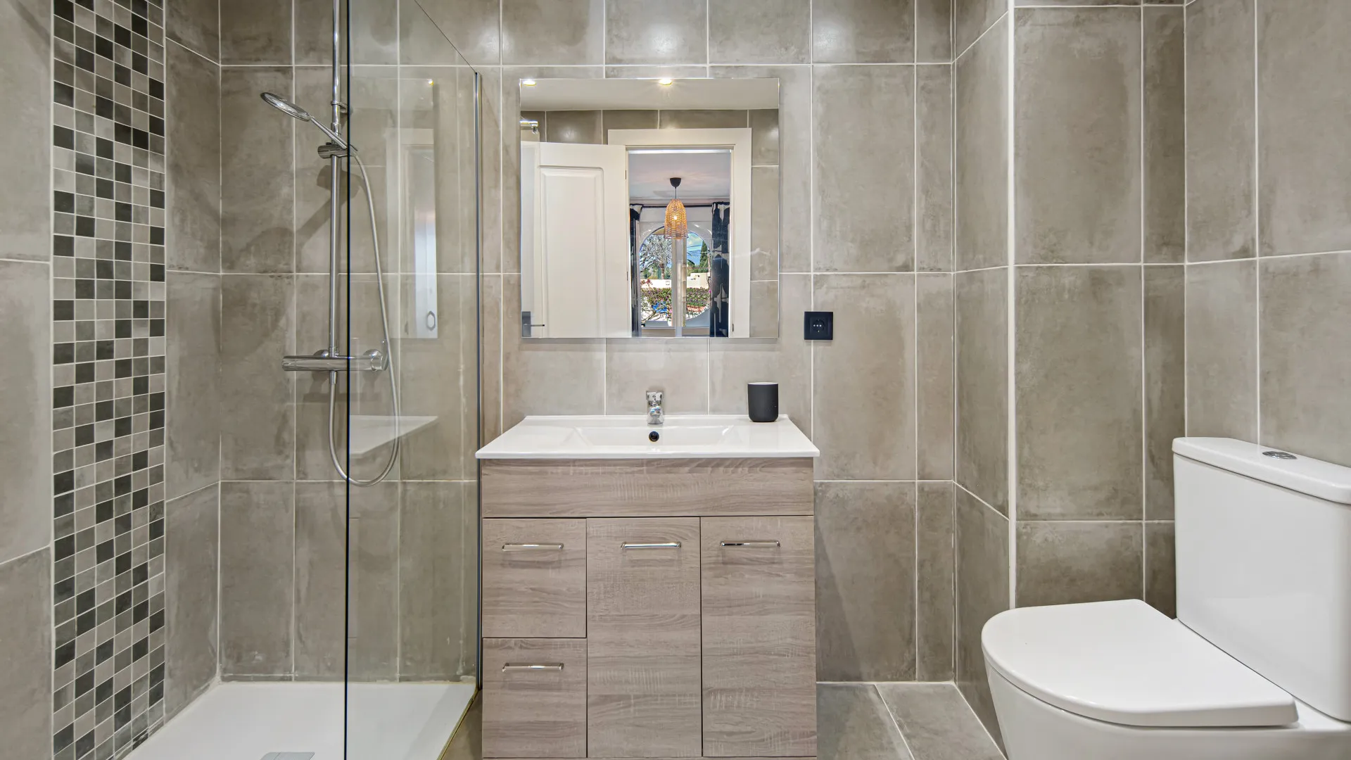 Nueva Andalucia, duplex de 2 dormitorios en venta