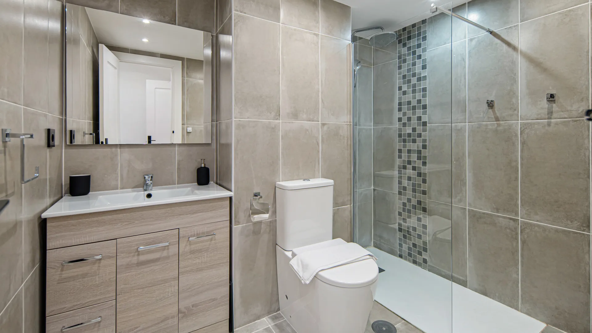 Nueva Andalucia, duplex de 2 dormitorios en venta