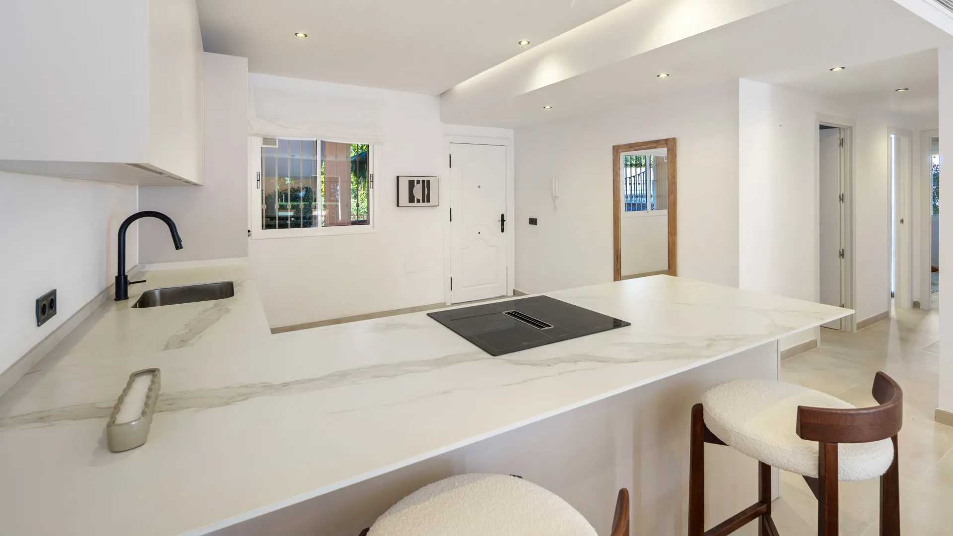 Nueva Andalucia, apartamento planta baja en venta