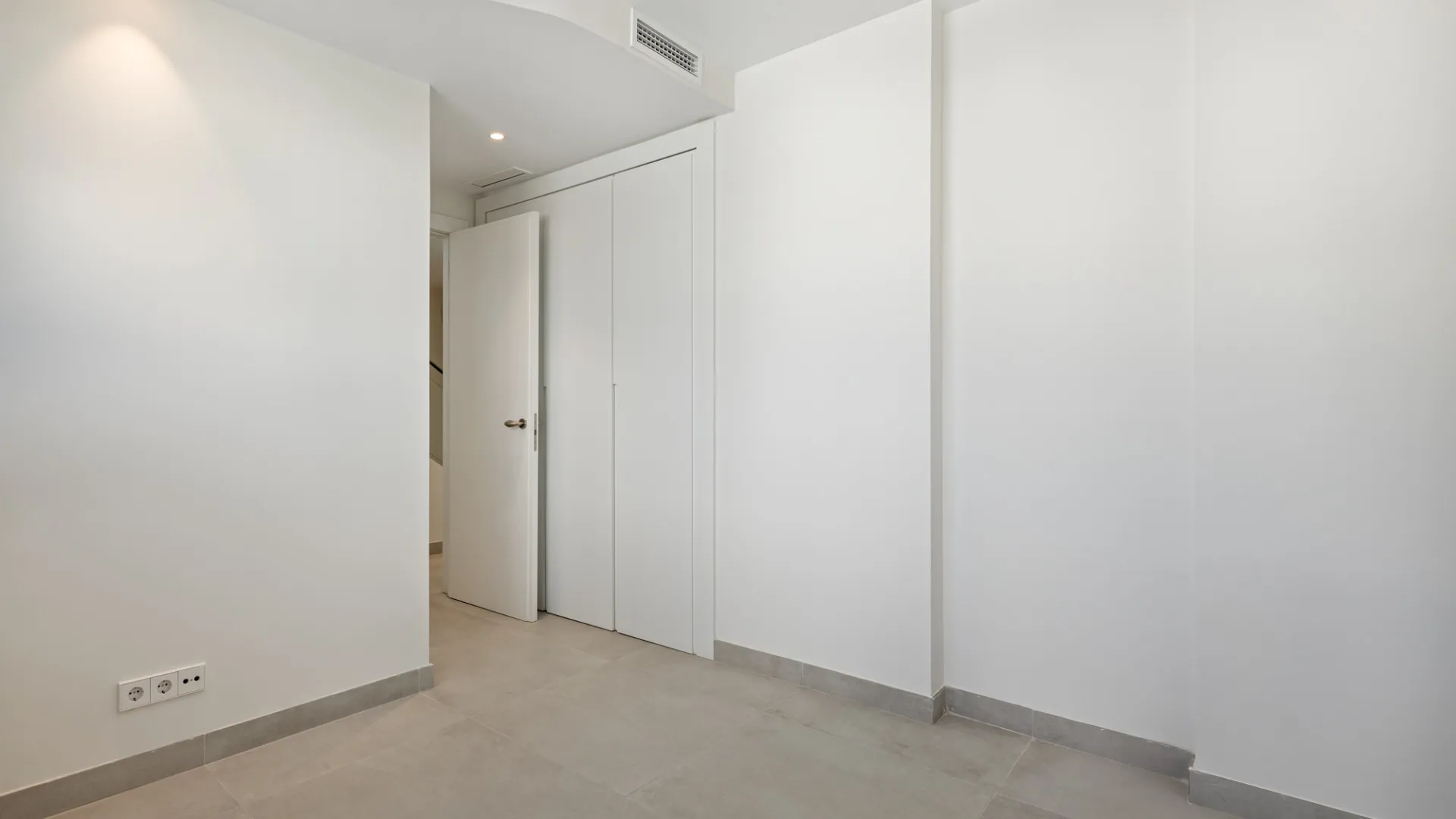 San Pedro de Alcantara, pareado a la venta de 4 dormitorios