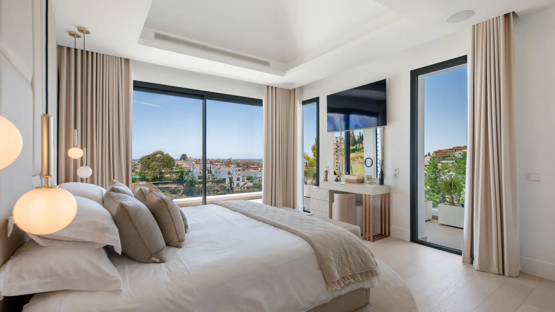 Villa for sale in La Resina Golf with 6 bedrooms